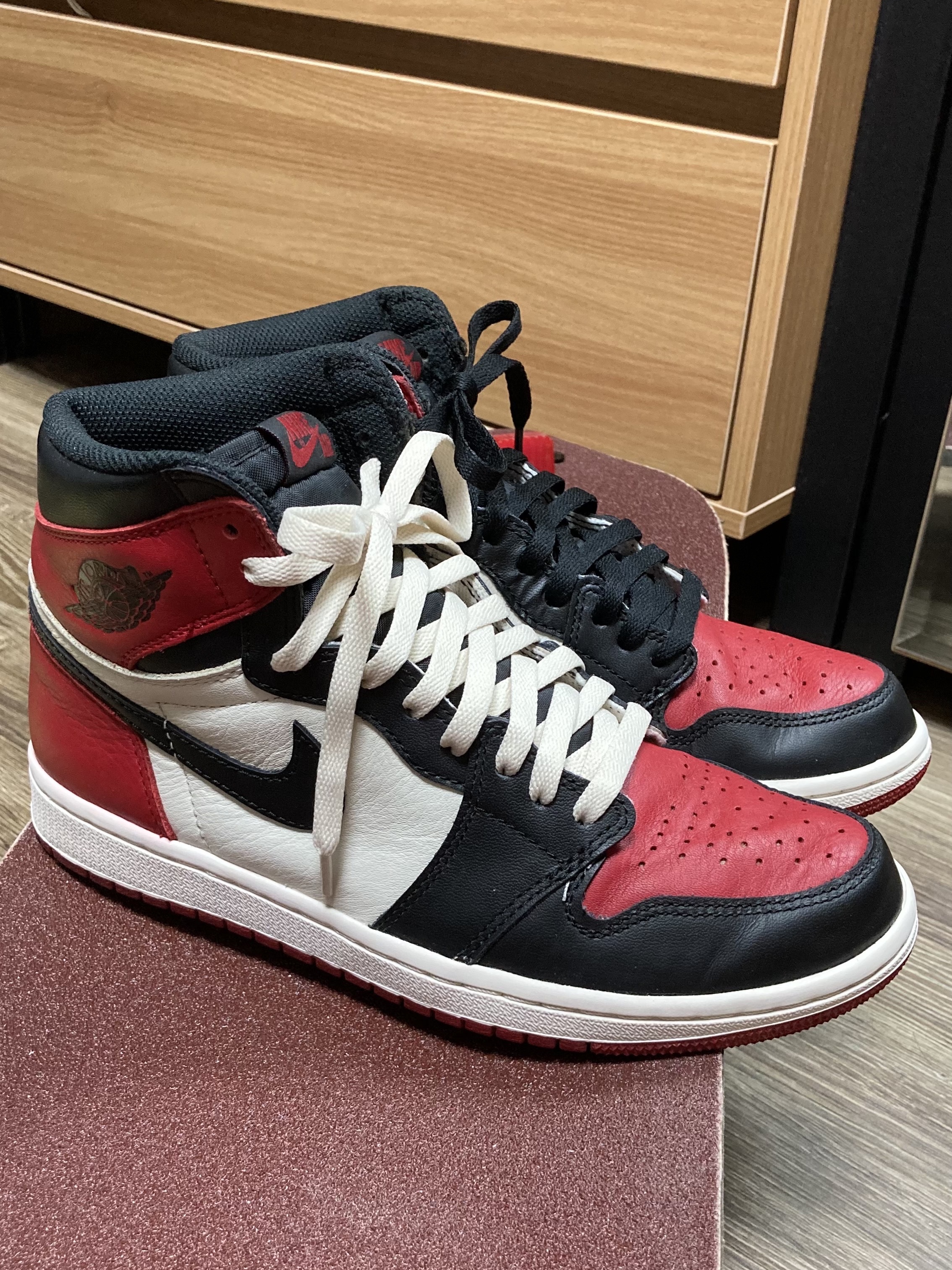 Jordan 1 Retro High OG Bred Toe 착용 스타일 - 1
