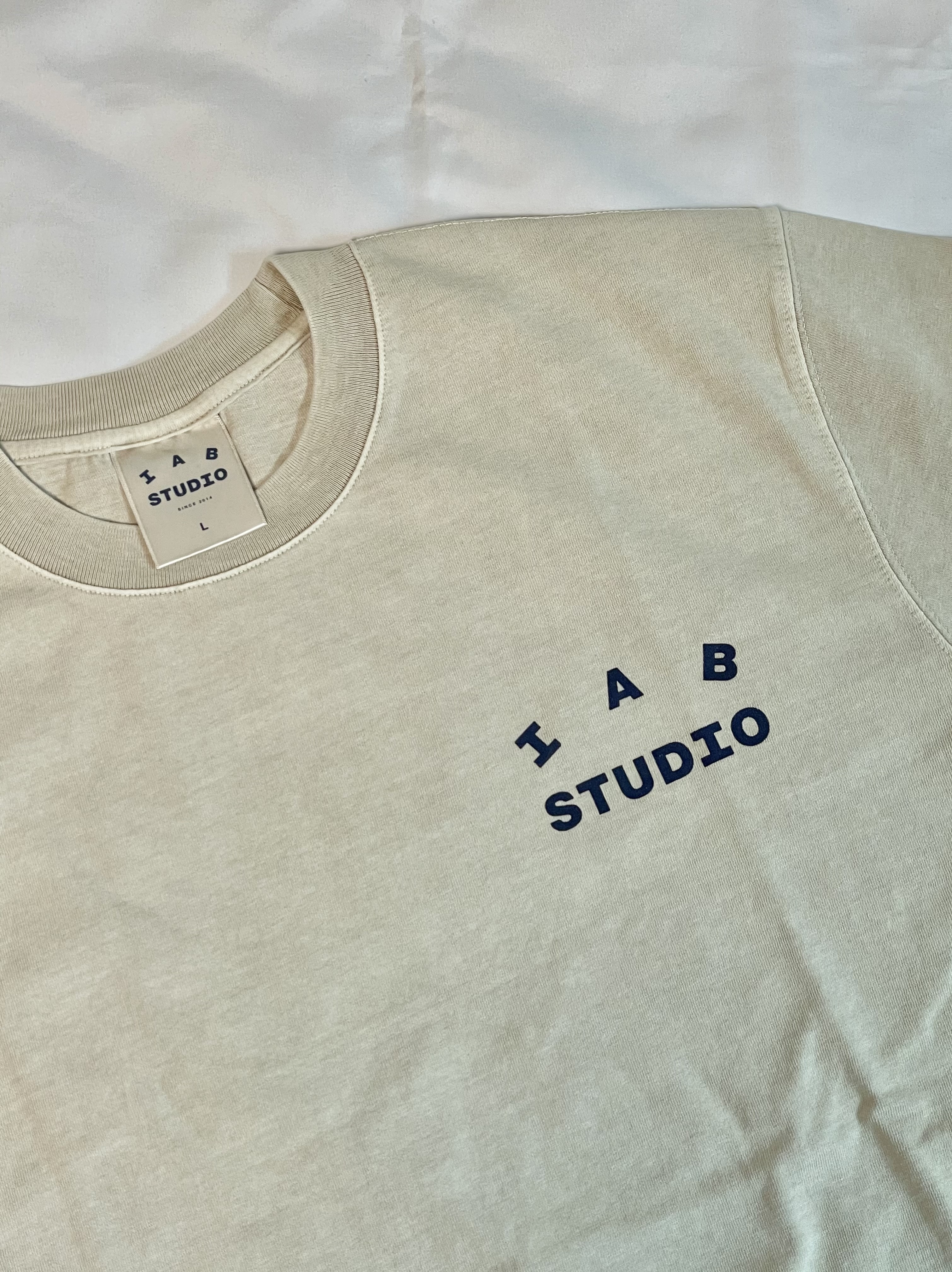 IAB Studio Pigment T-Shirt Oatmeal 착용 스타일