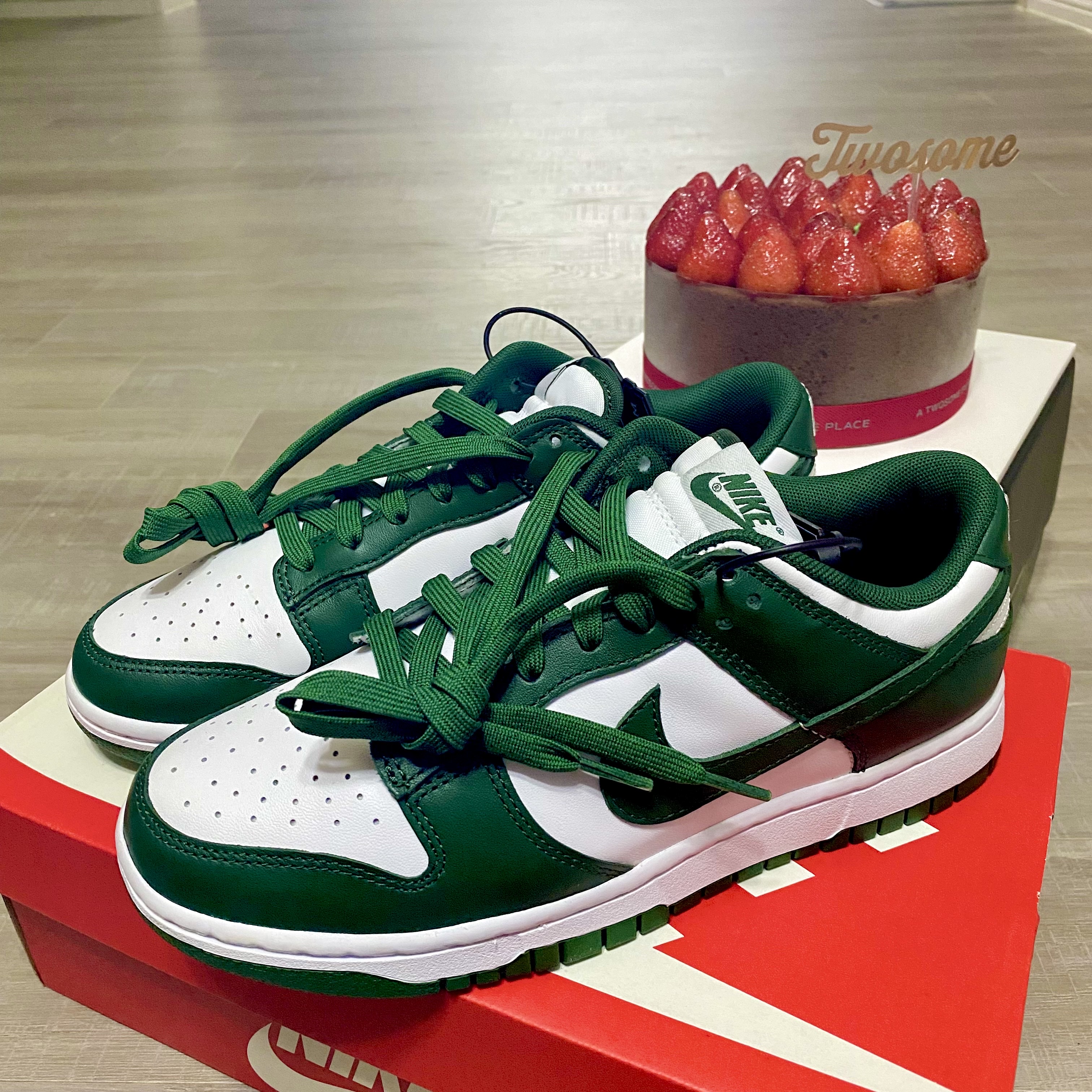 Nike Dunk Low Retro Varsity Green 착용 스타일