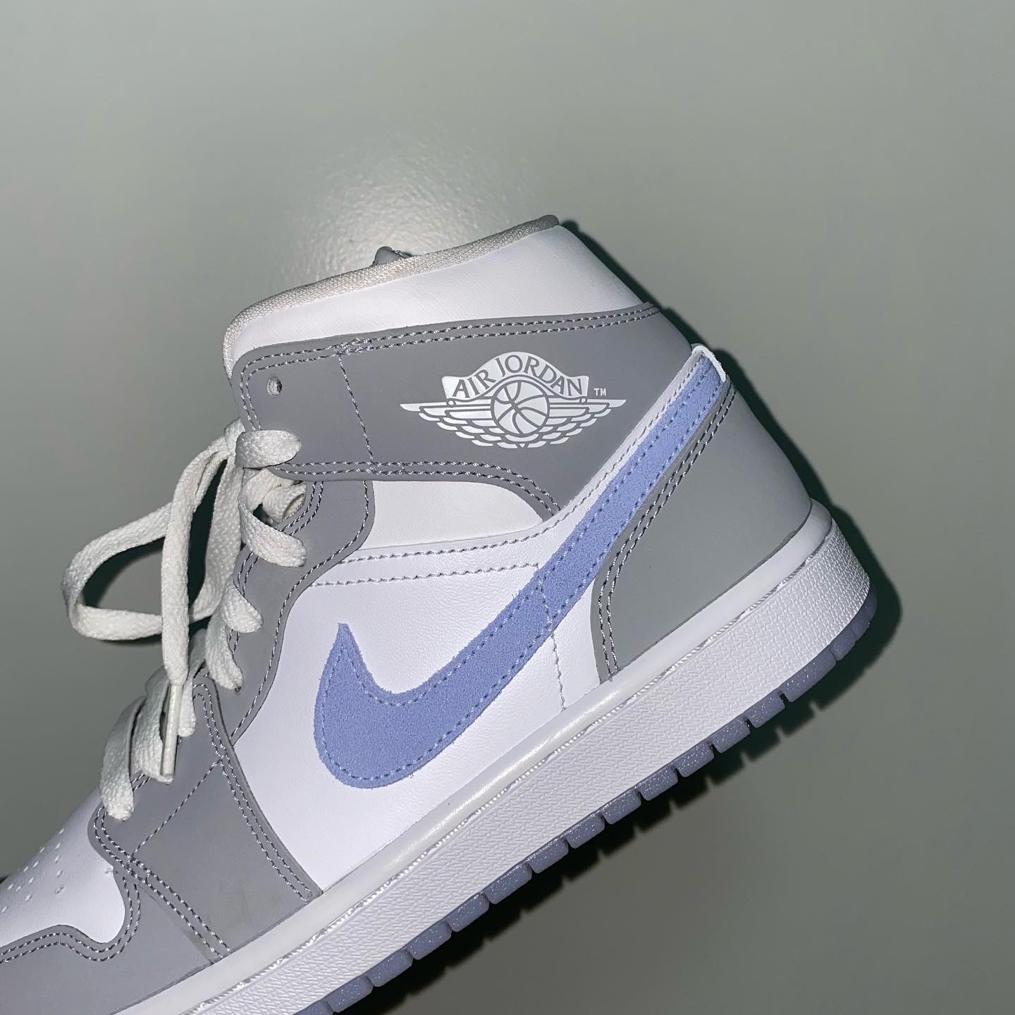 (W) Jordan 1 Mid Wolf Grey 착용 스타일 - 4