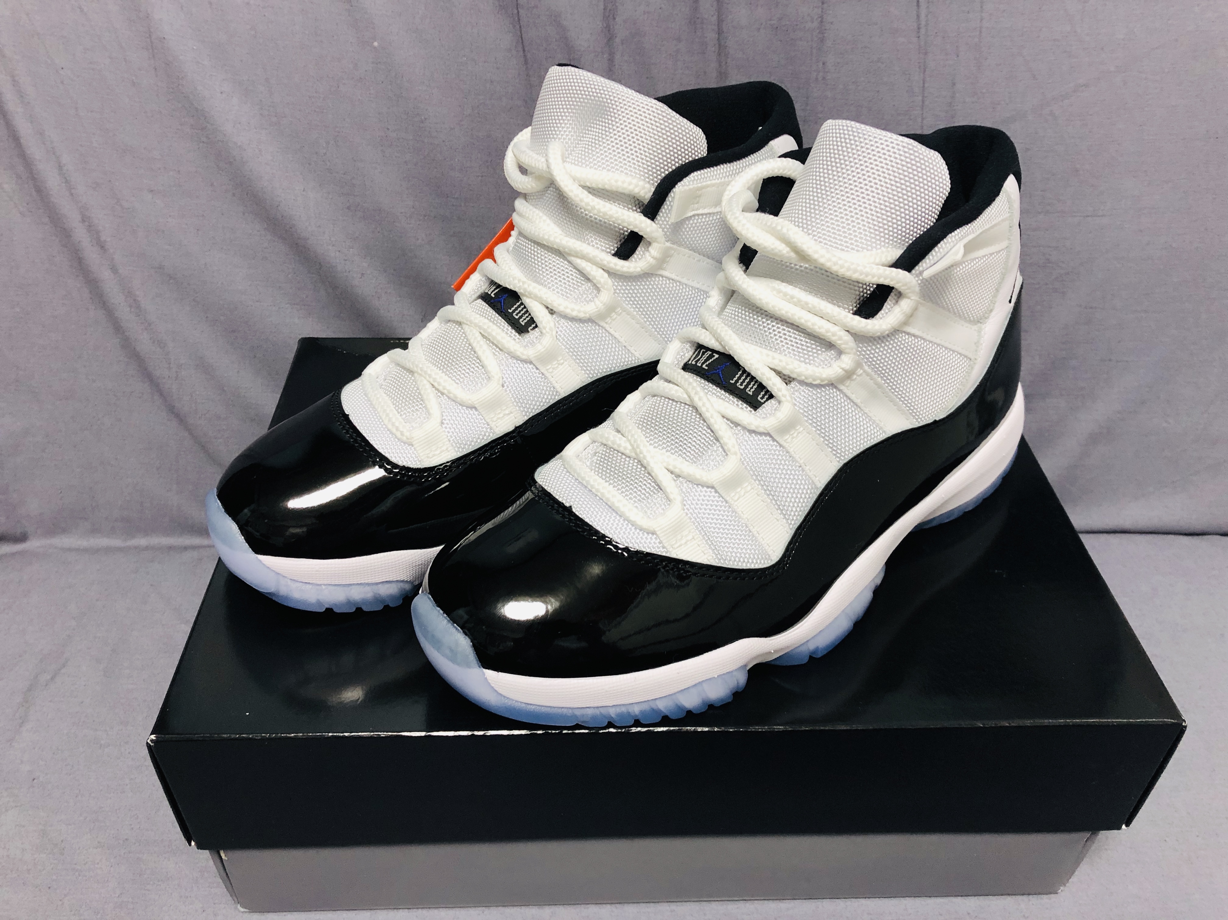 Jordan 11 Retro Concord 2018 착용 스타일 - 1