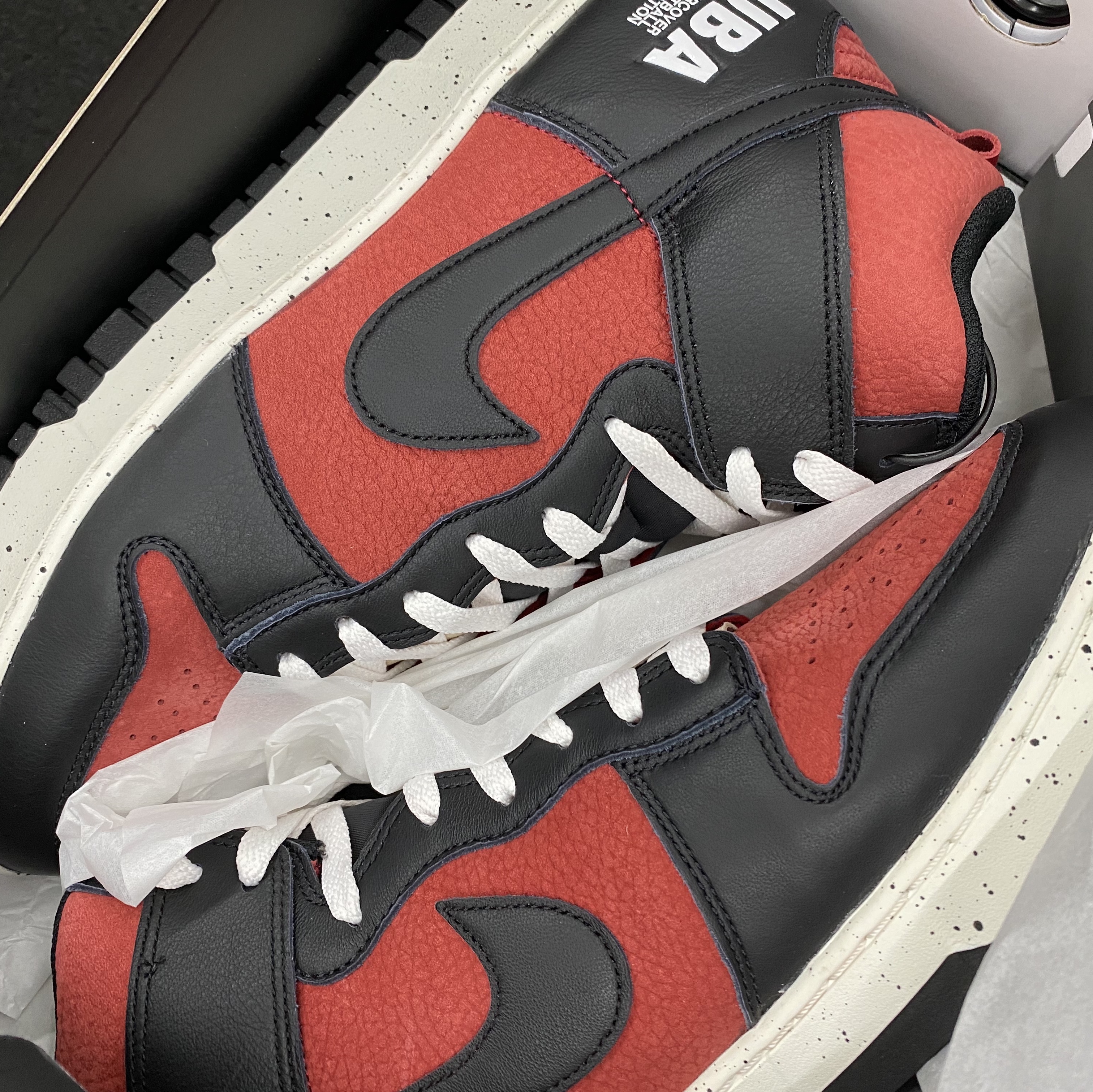 Nike x Undercover Dunk High 1985 Gym Red 착용 스타일
