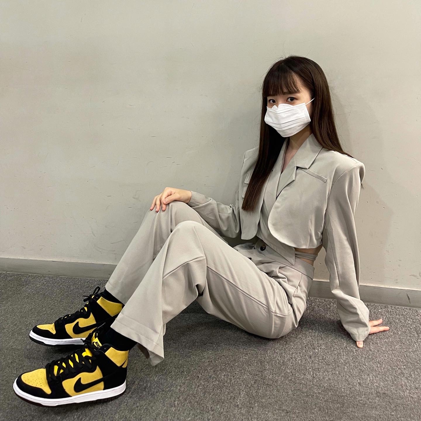 Nike SB Dunk High Pro Maize and Black 착용 스타일 - 1