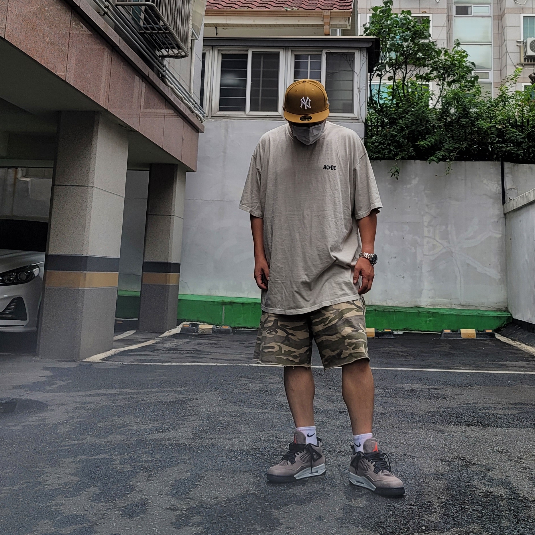 Jordan 4 Retro Taupe Haze 착용 스타일 - 3