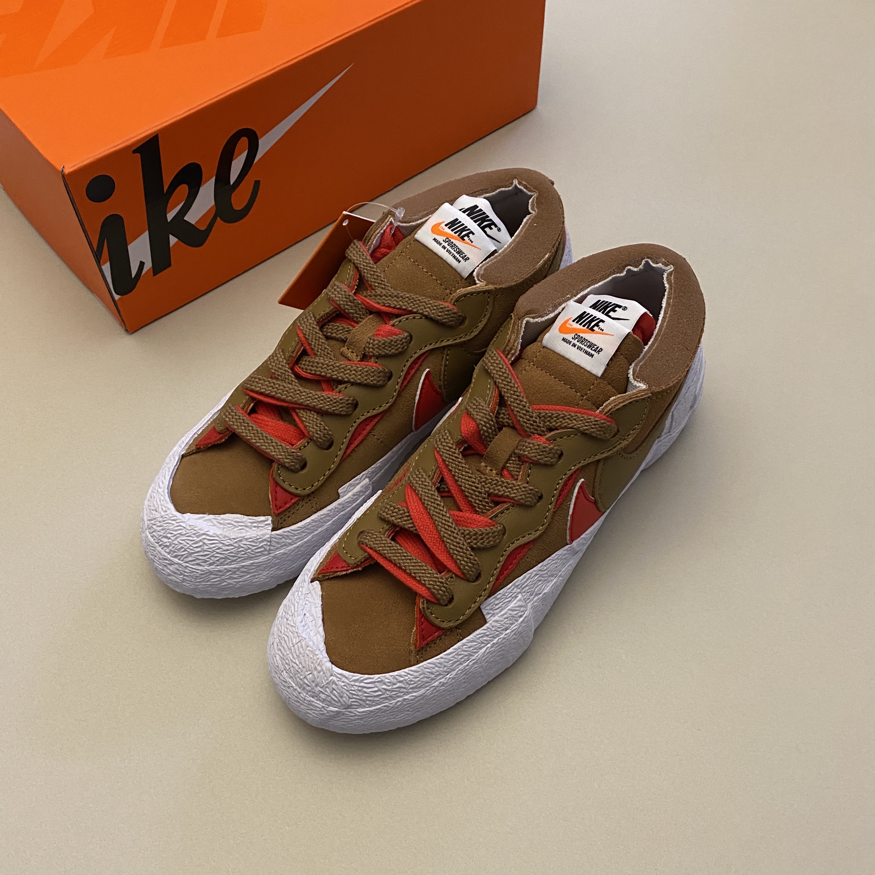 Nike x Sacai Blazer Low British Tan 착용 스타일