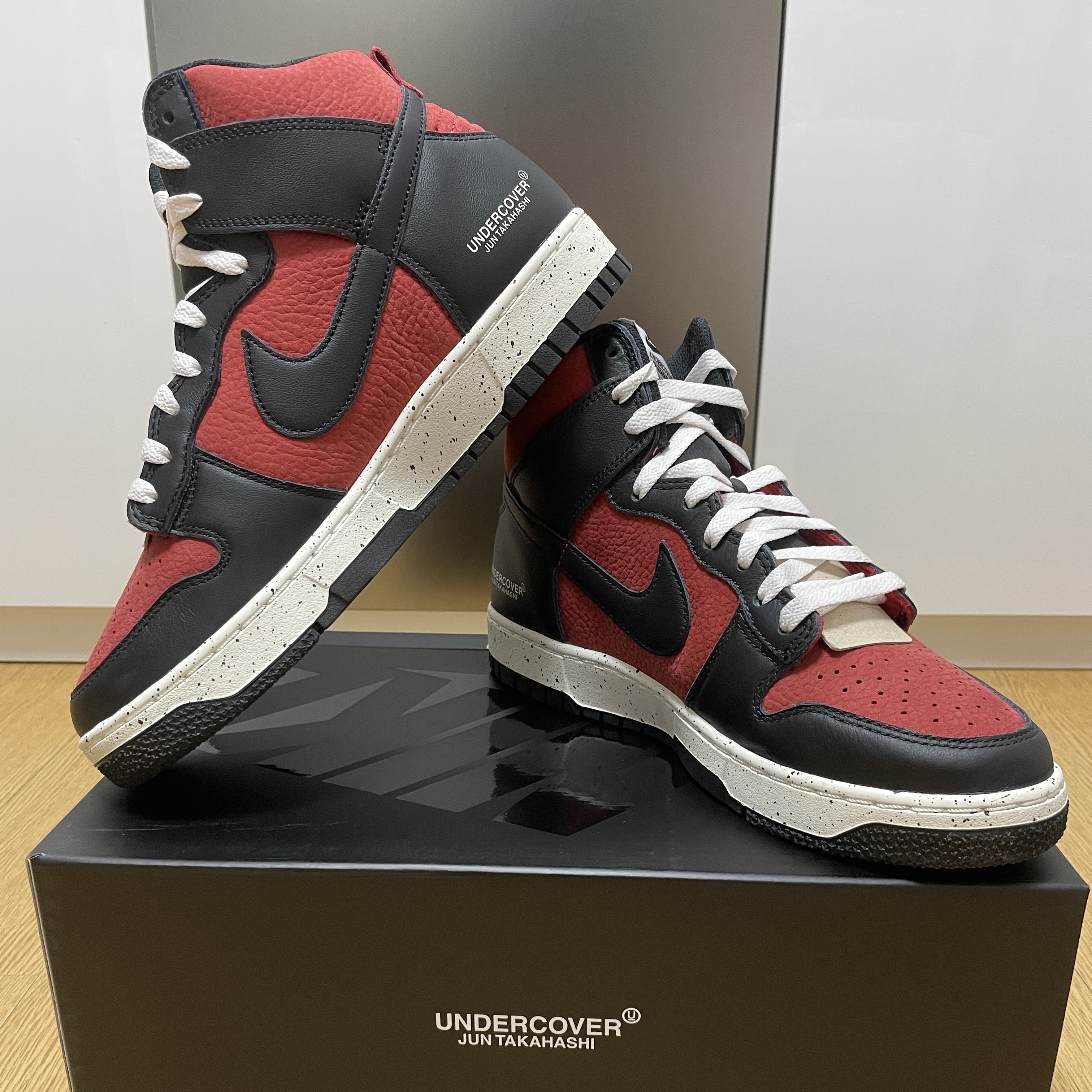 Nike x Undercover Dunk High 1985 Gym Red 착용 스타일 - 1