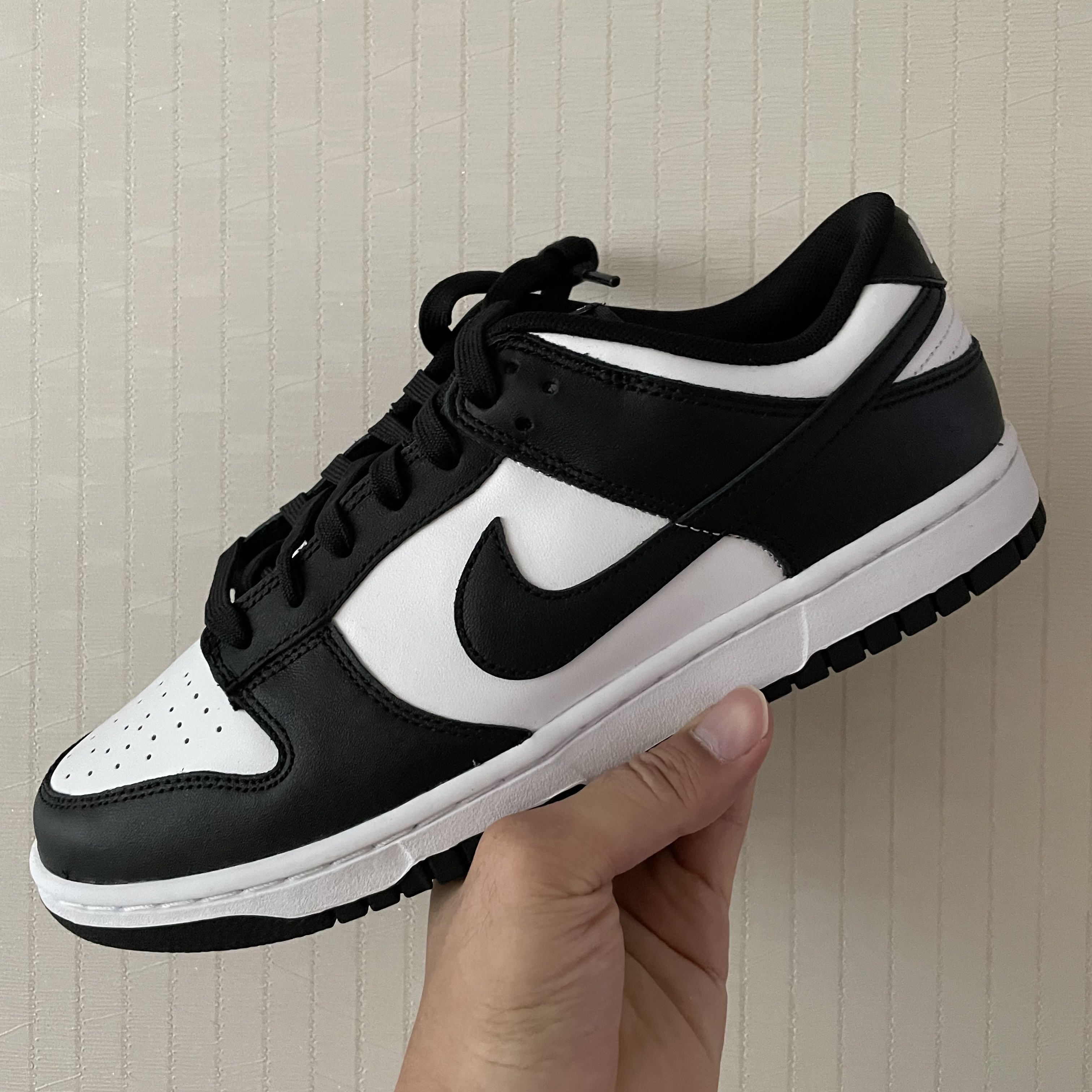 Nike Dunk Low Retro Black 착용 스타일