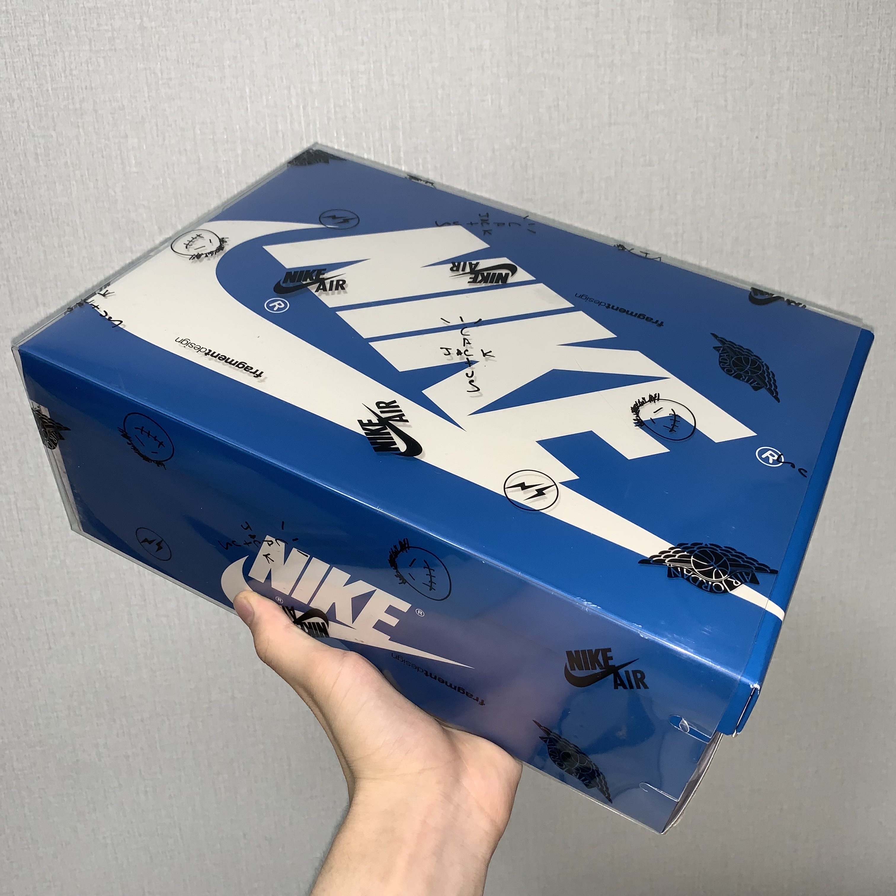 Jordan 1 x Travis Scott x Fragment Retro High OG SP Military Blue 착용 스타일 - 5