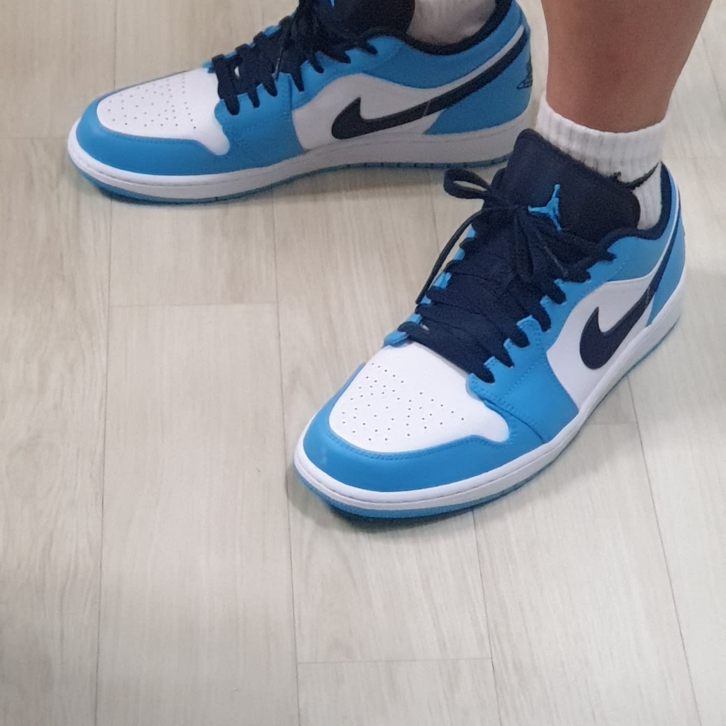 Jordan 1 Low Dark Powder Blue 착용 스타일 - 2