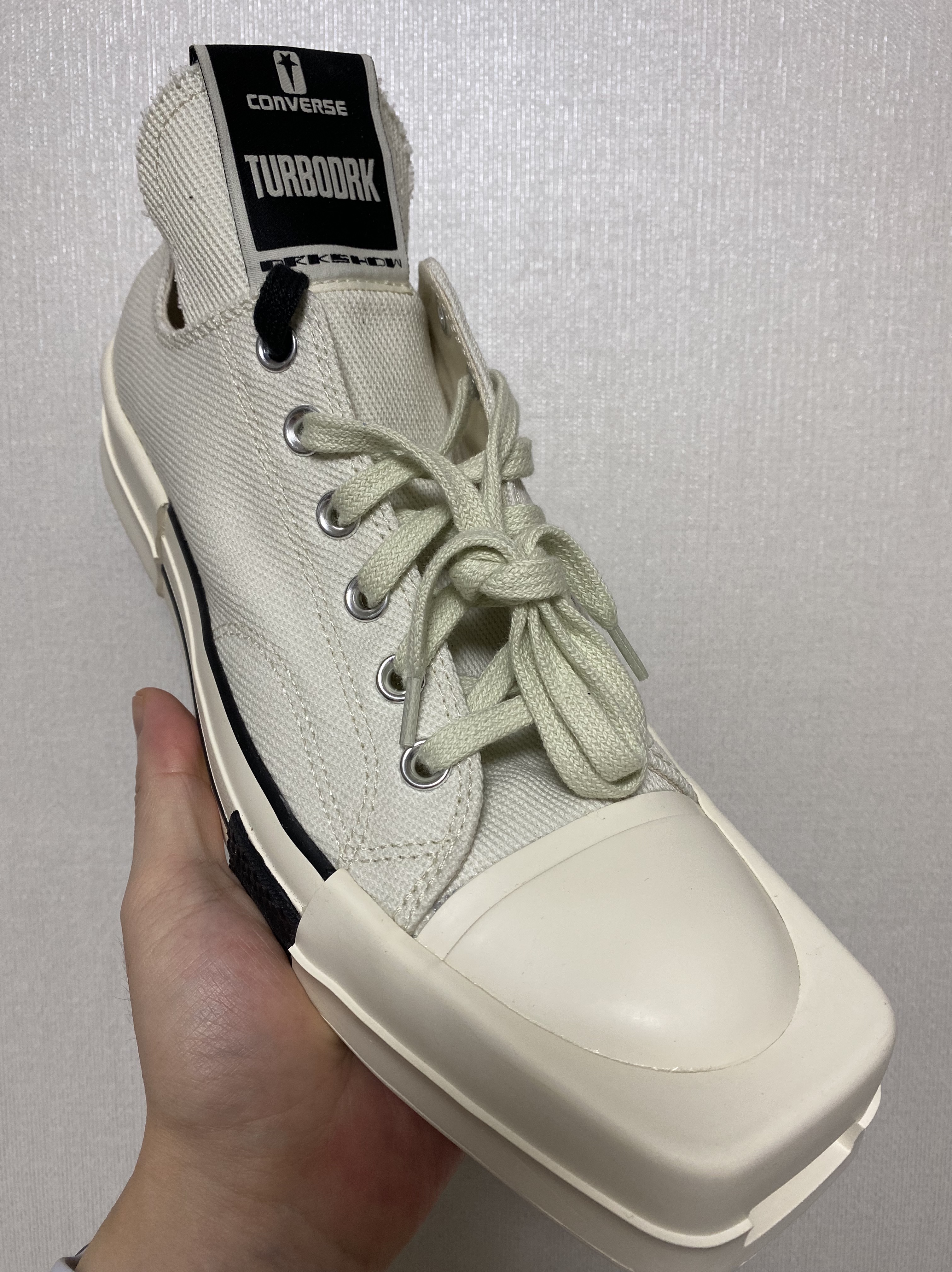 Converse x Drkshdw Turbodrk Chuck 70 Ox Lilly White 착용 스타일
