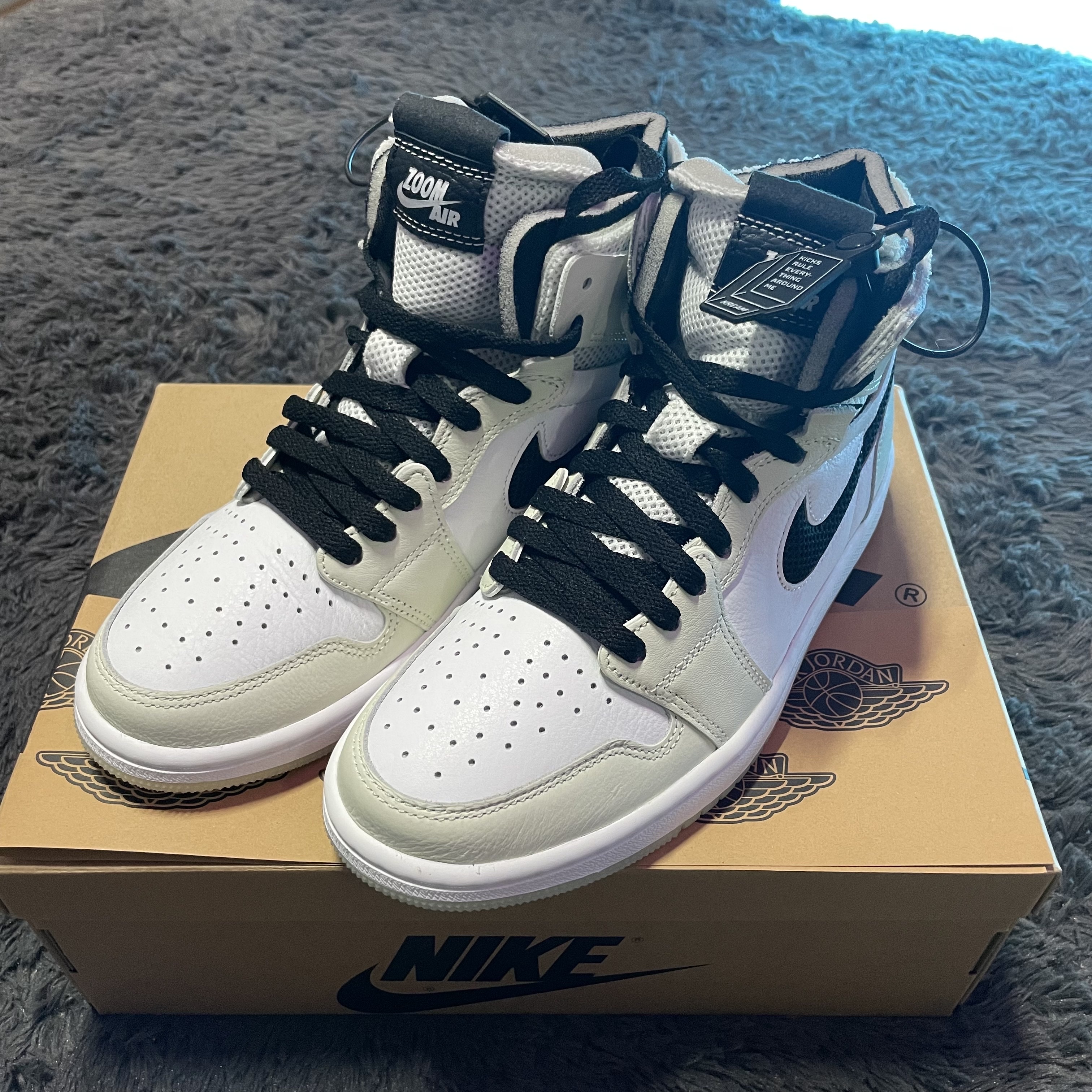 (W) Jordan 1 Zoom Air CMFT Light Bone 착용 스타일 - 4