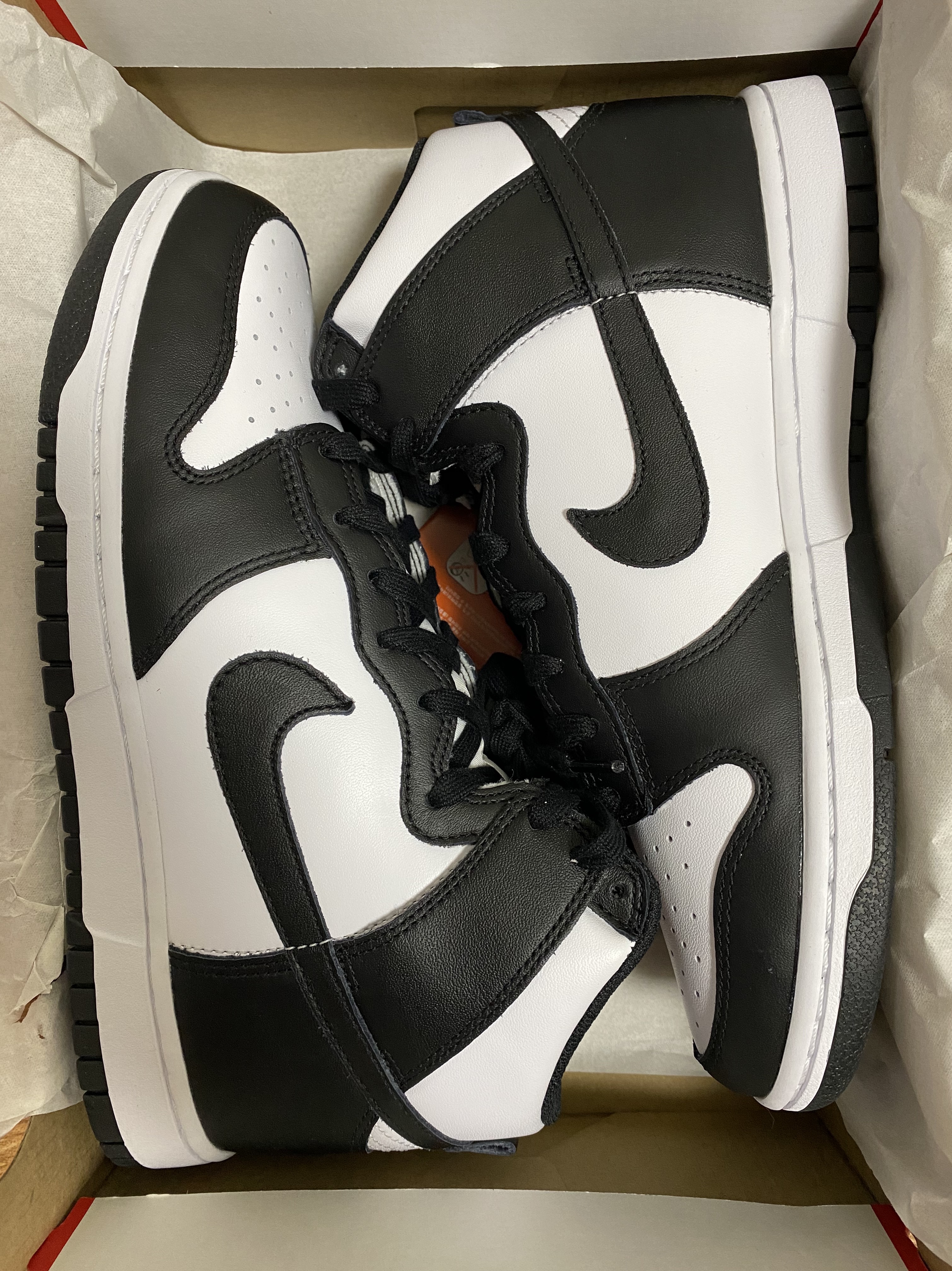 Nike Dunk High Retro Black and White 착용 스타일