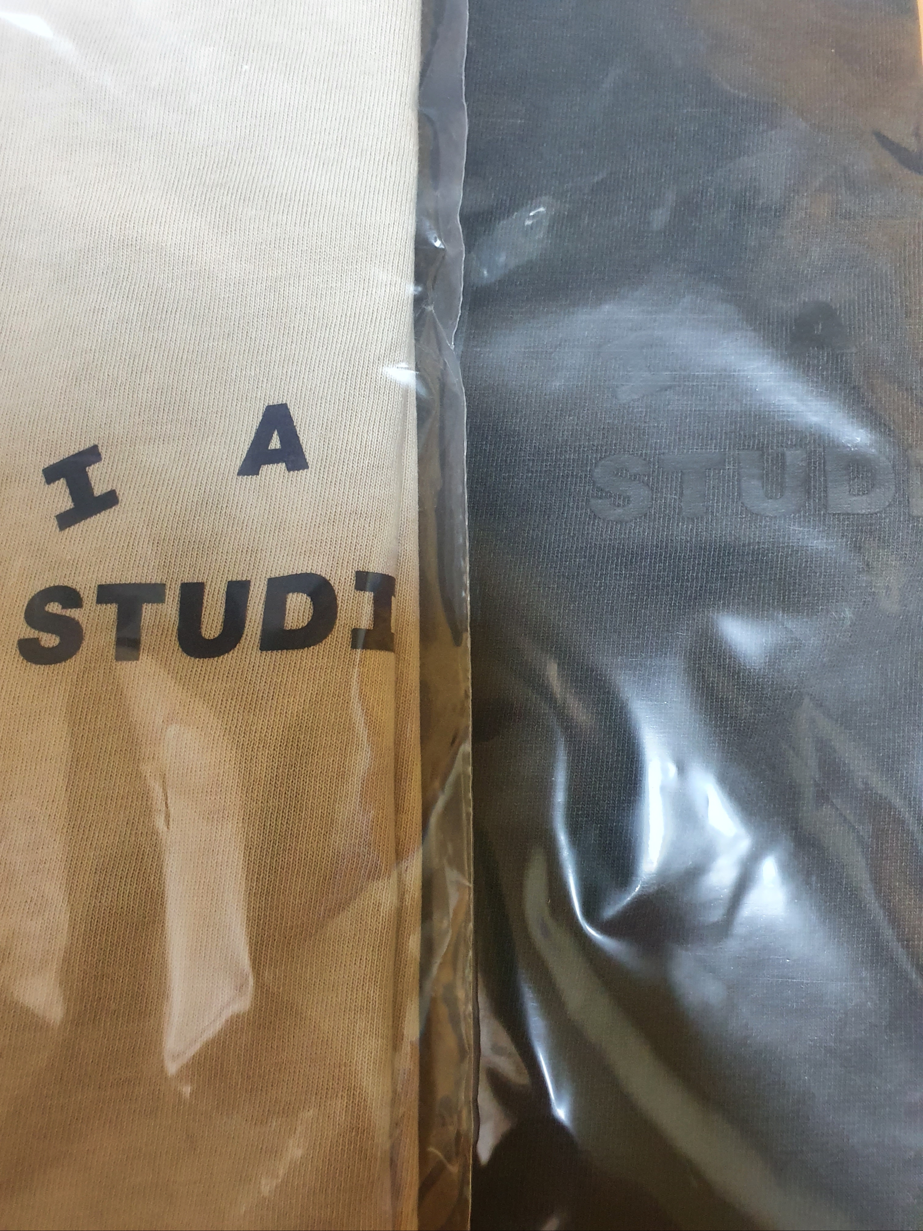 IAB Studio Pigment T-Shirt Oatmeal, IAB Studio Pigment T-Shirt Black 착용 스타일 - 1