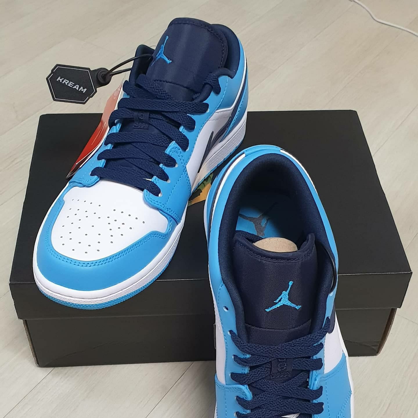 Jordan 1 Low Dark Powder Blue 착용 스타일 - 3