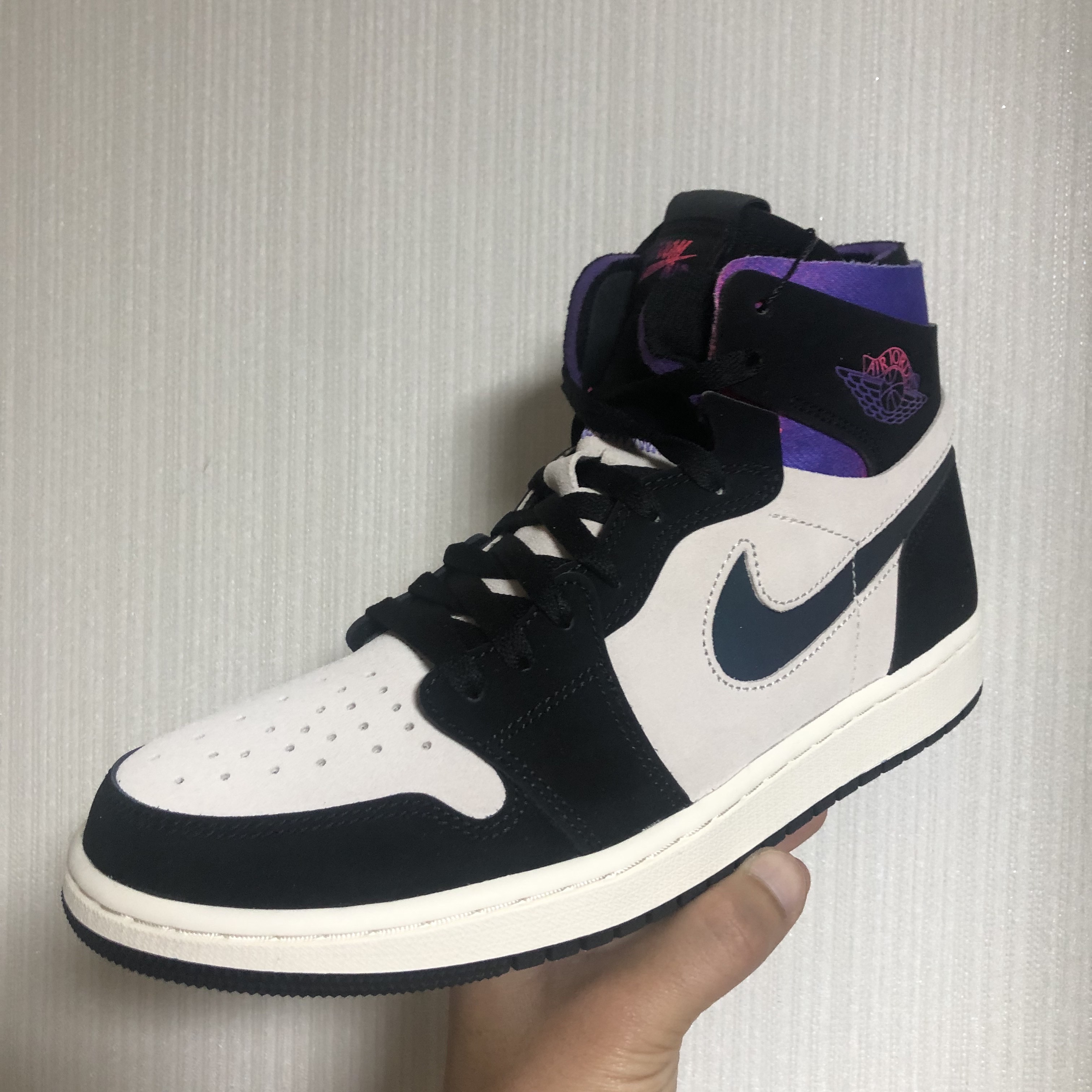 Jordan 1 x Paris Saint-Germain Zoom Air CMFT 착용 스타일 - 4