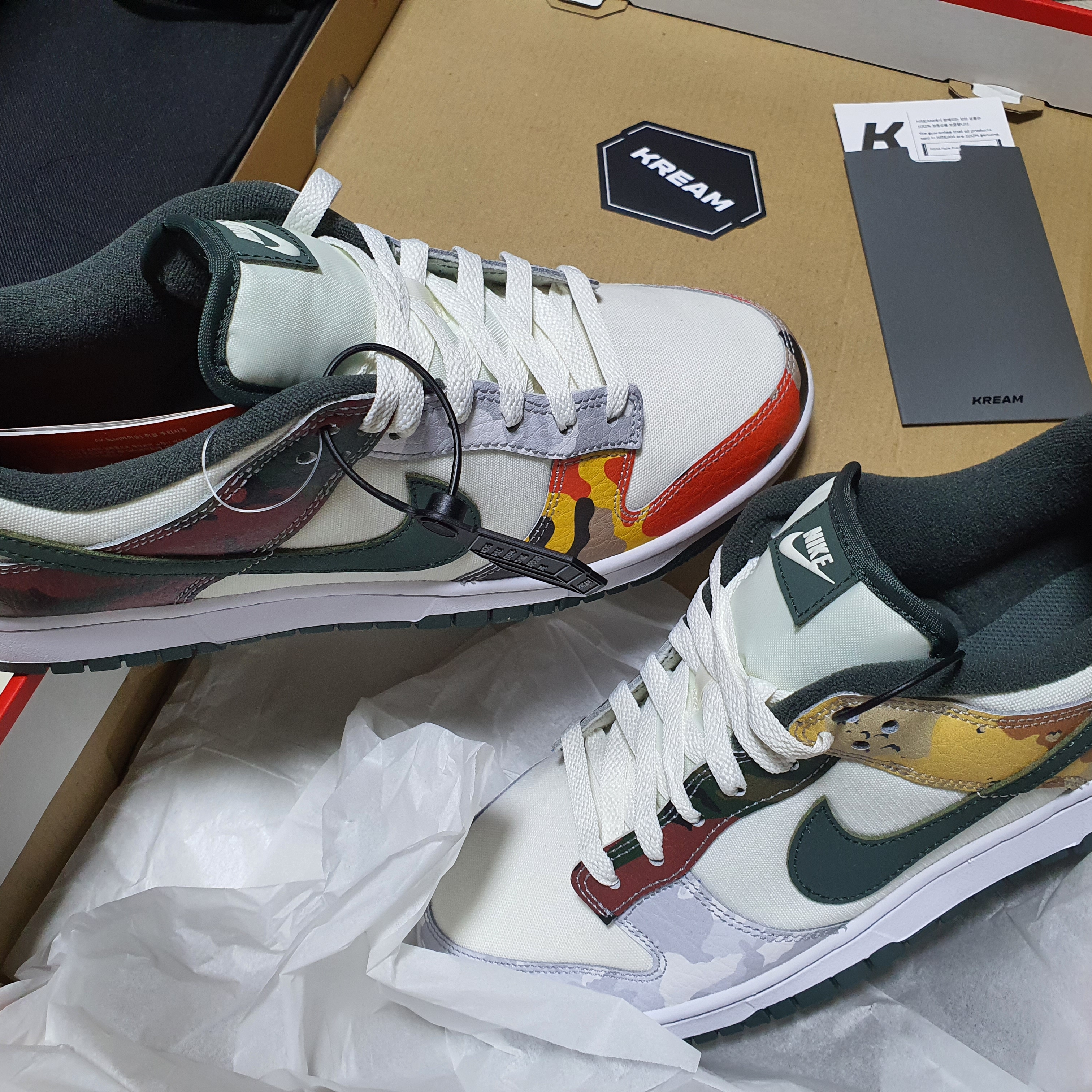Nike Dunk Low SE Sail Multi Camo 착용 스타일