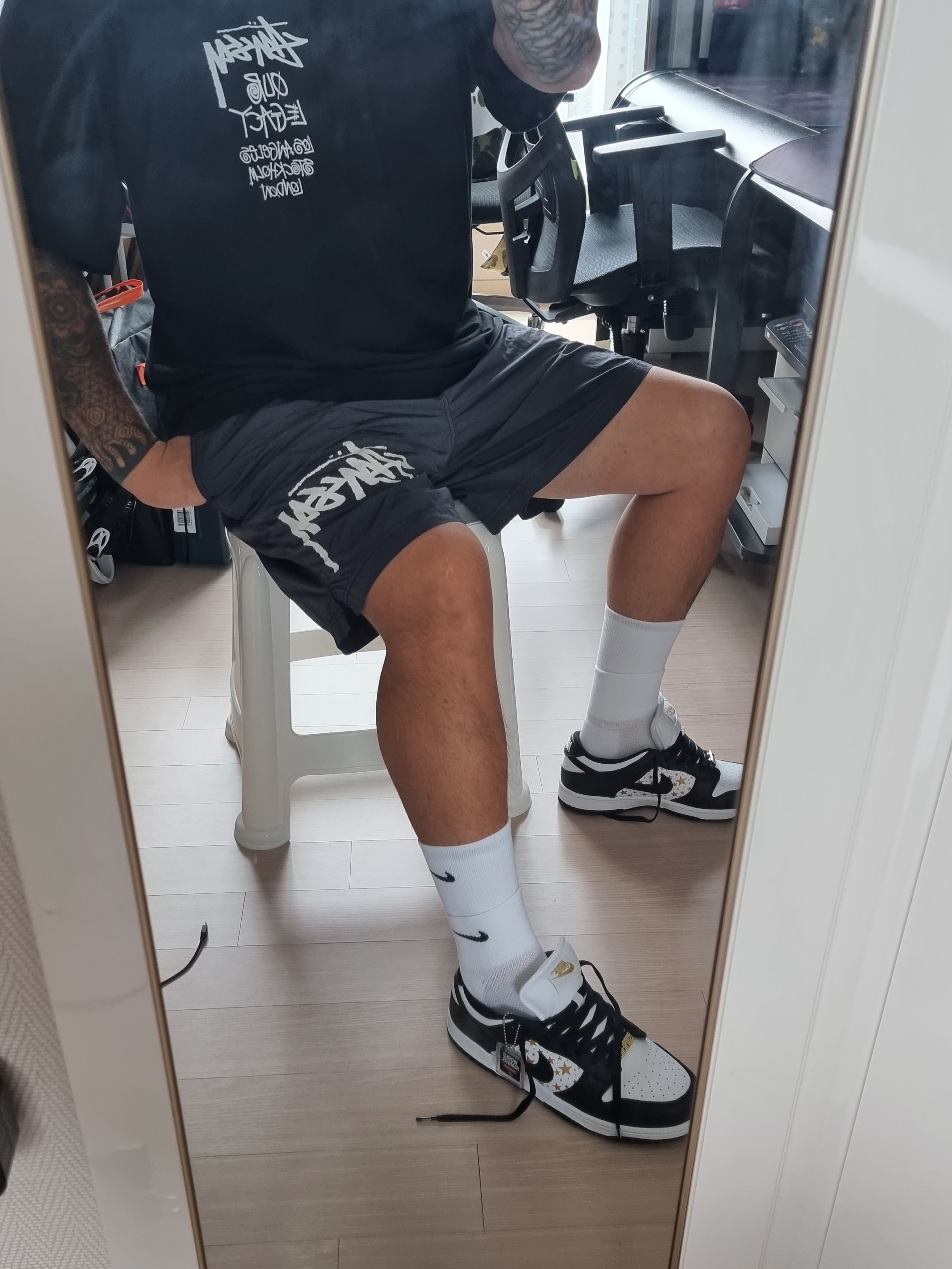 Nike x Supreme SB Dunk Low Black, Nike x Stussy Water Shorts Off Noir 착용 스타일 - 2