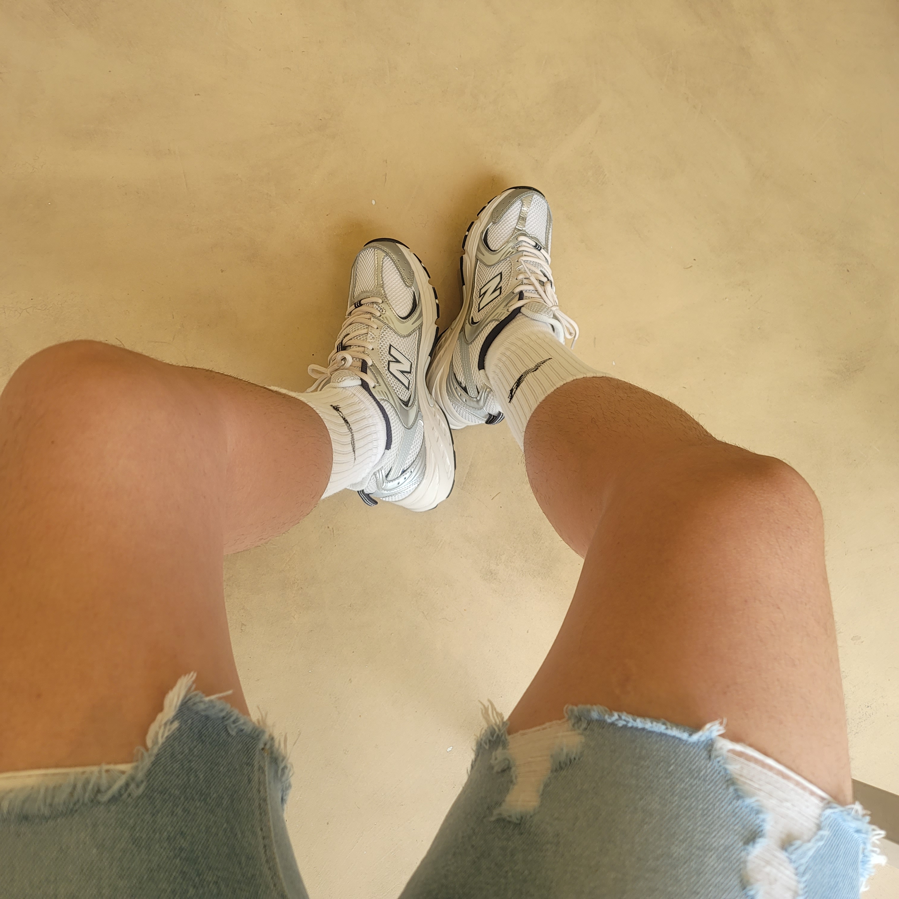 New Balance 530 Steel Grey 착용 스타일