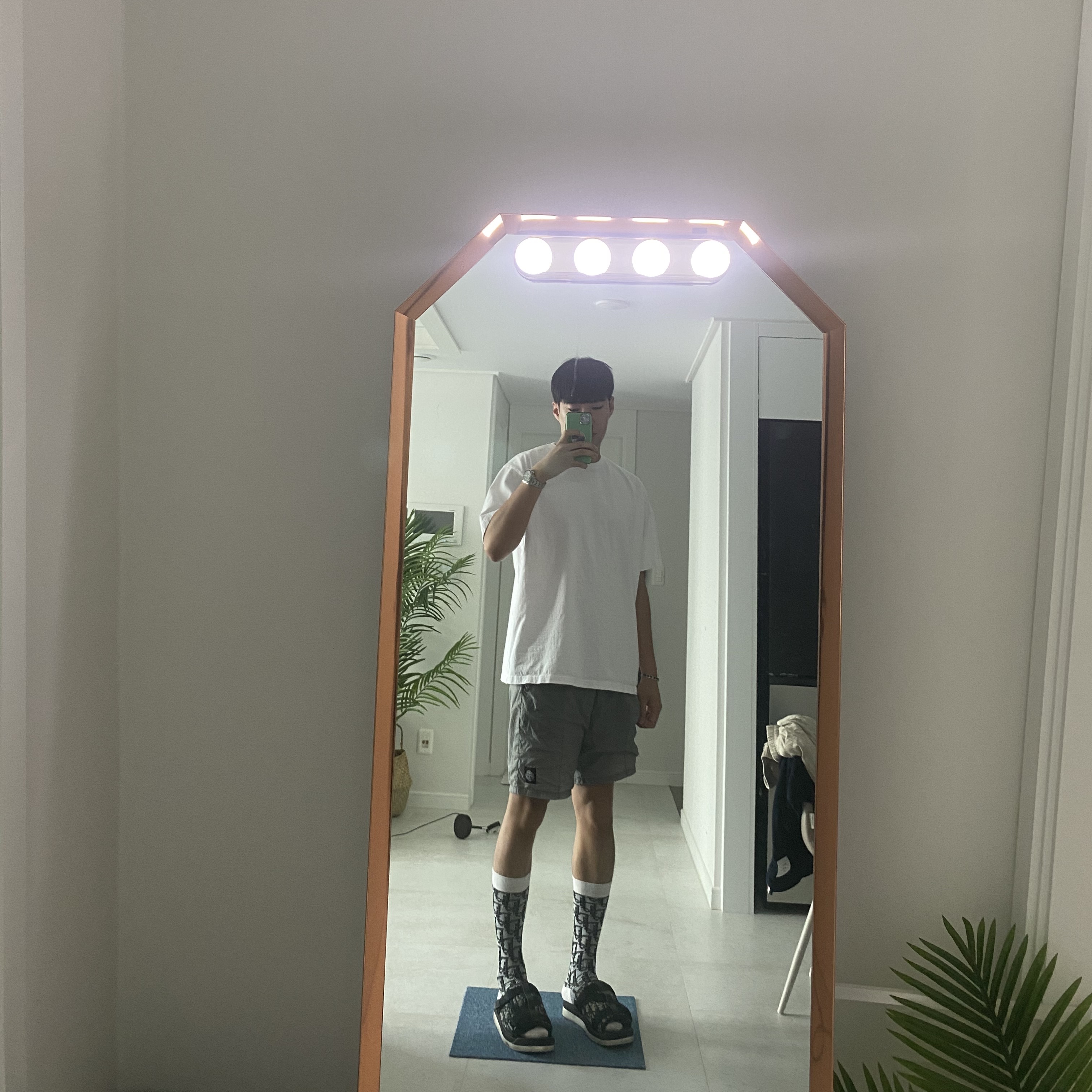 Stone Island B0943 Nylon Metal Swimming Trunk Sky Blue - 21SS, Dior Alpha Sandal Beige & Black Dior Oblique Jacquard 착용 스타일