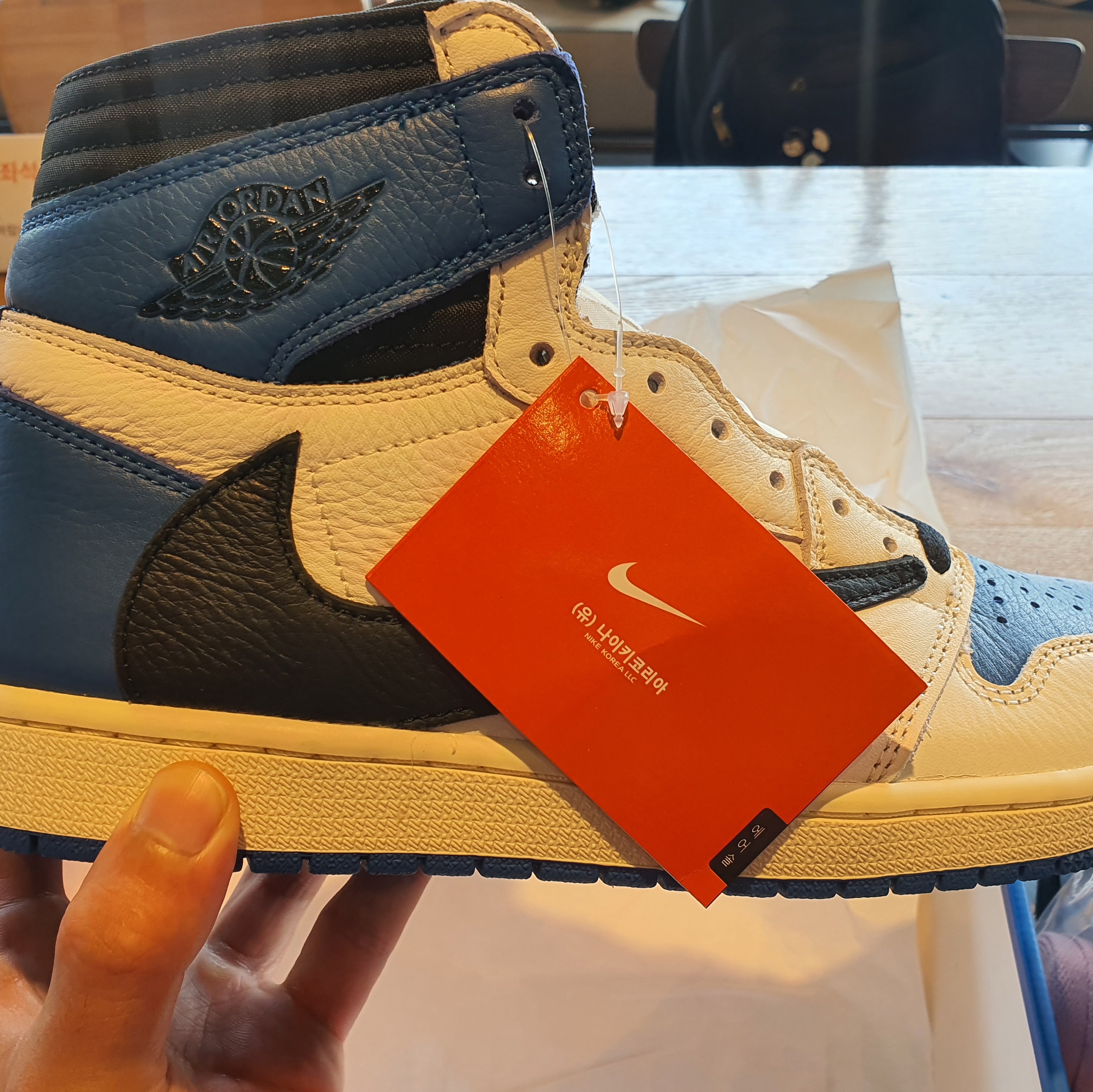 Jordan 1 x Travis Scott x Fragment Retro High OG SP Military Blue 착용 스타일 - 2