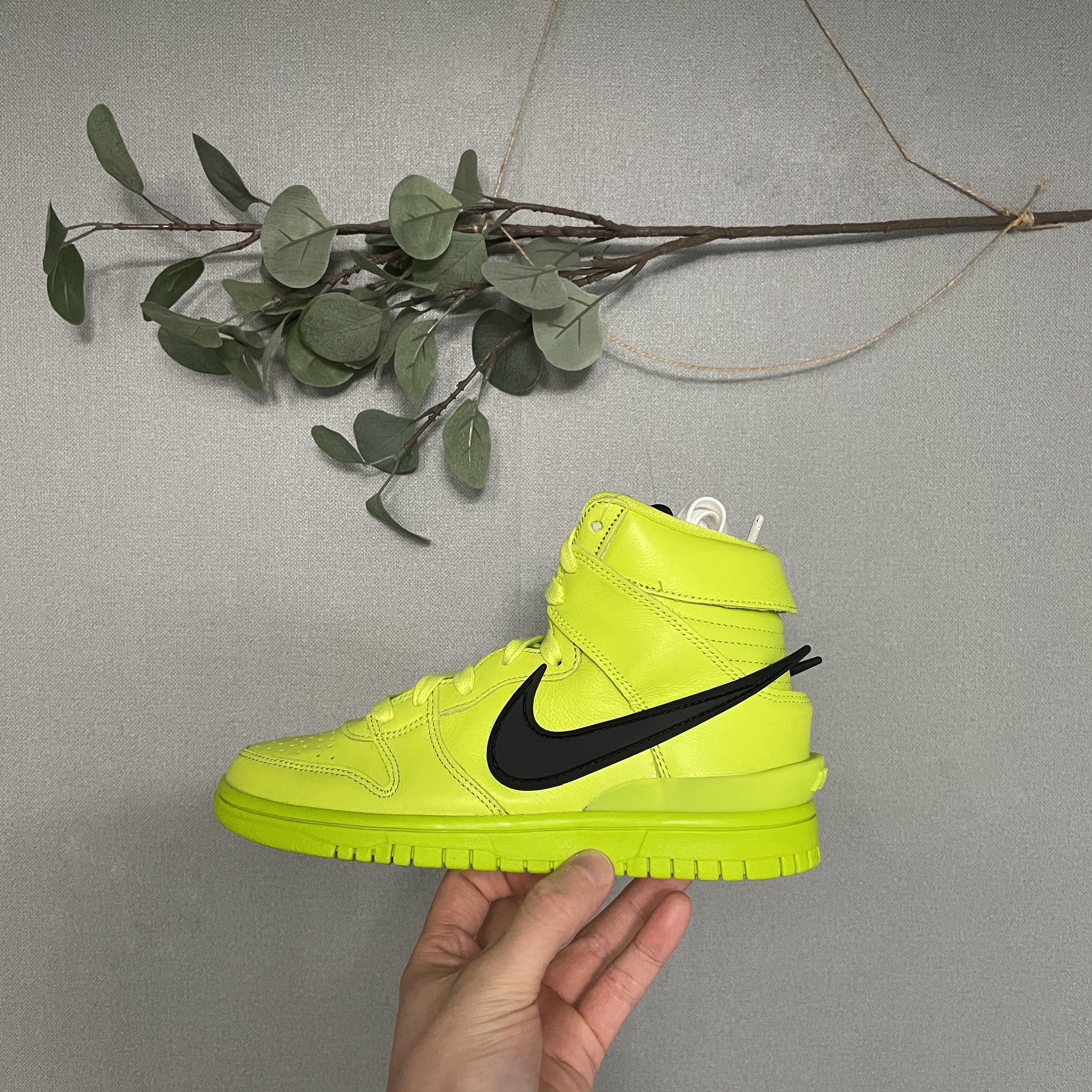 Nike x Ambush Dunk High Flash Lime 착용 스타일 - 1