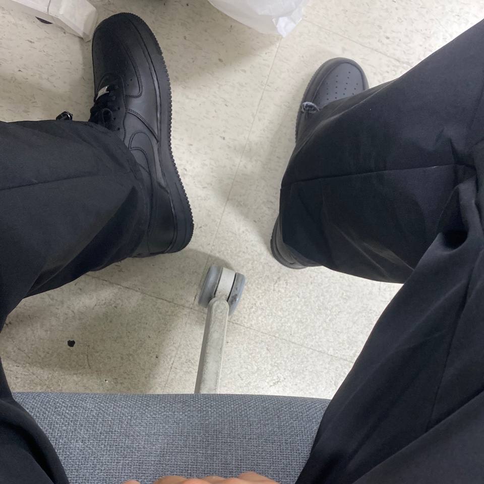 Nike x Supreme Air Force 1 Low Black 착용 스타일 - 1