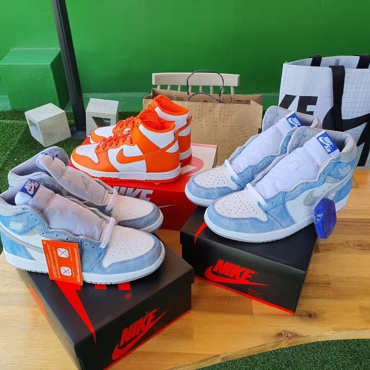 (GS) Jordan 1 Retro High OG Hyper Royal, Jordan 1 Retro High OG Hyper Royal 착용 스타일