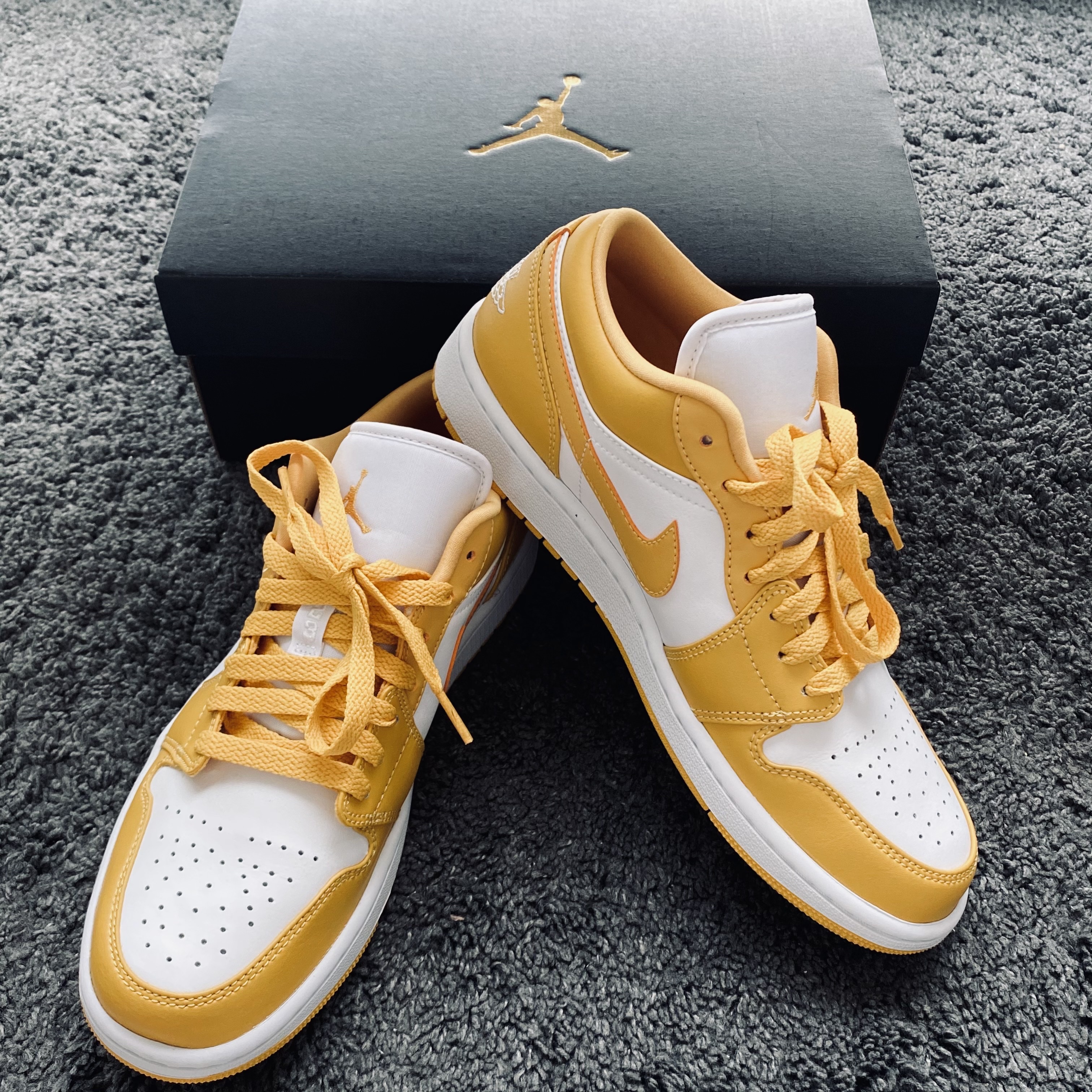 Jordan 1 Low Pollen 착용 스타일