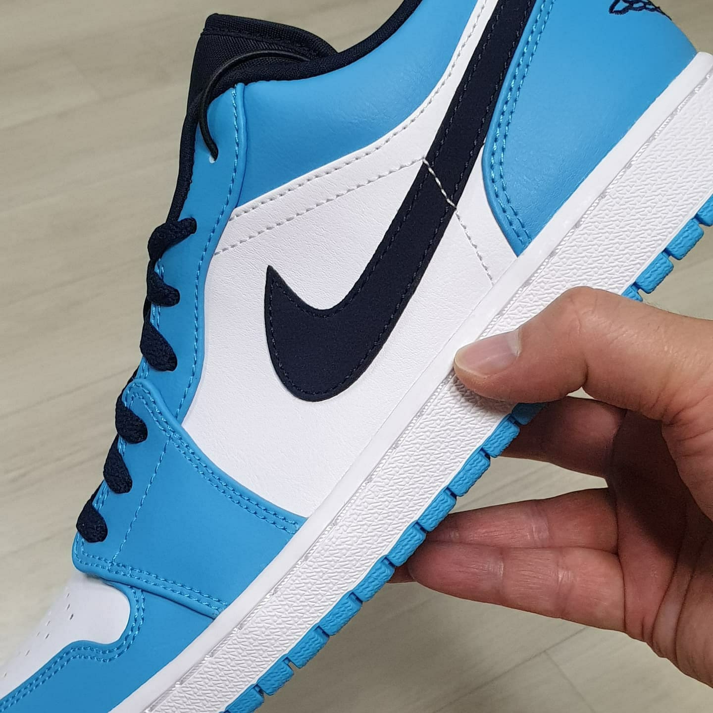 Jordan 1 Low Dark Powder Blue 착용 스타일 - 4