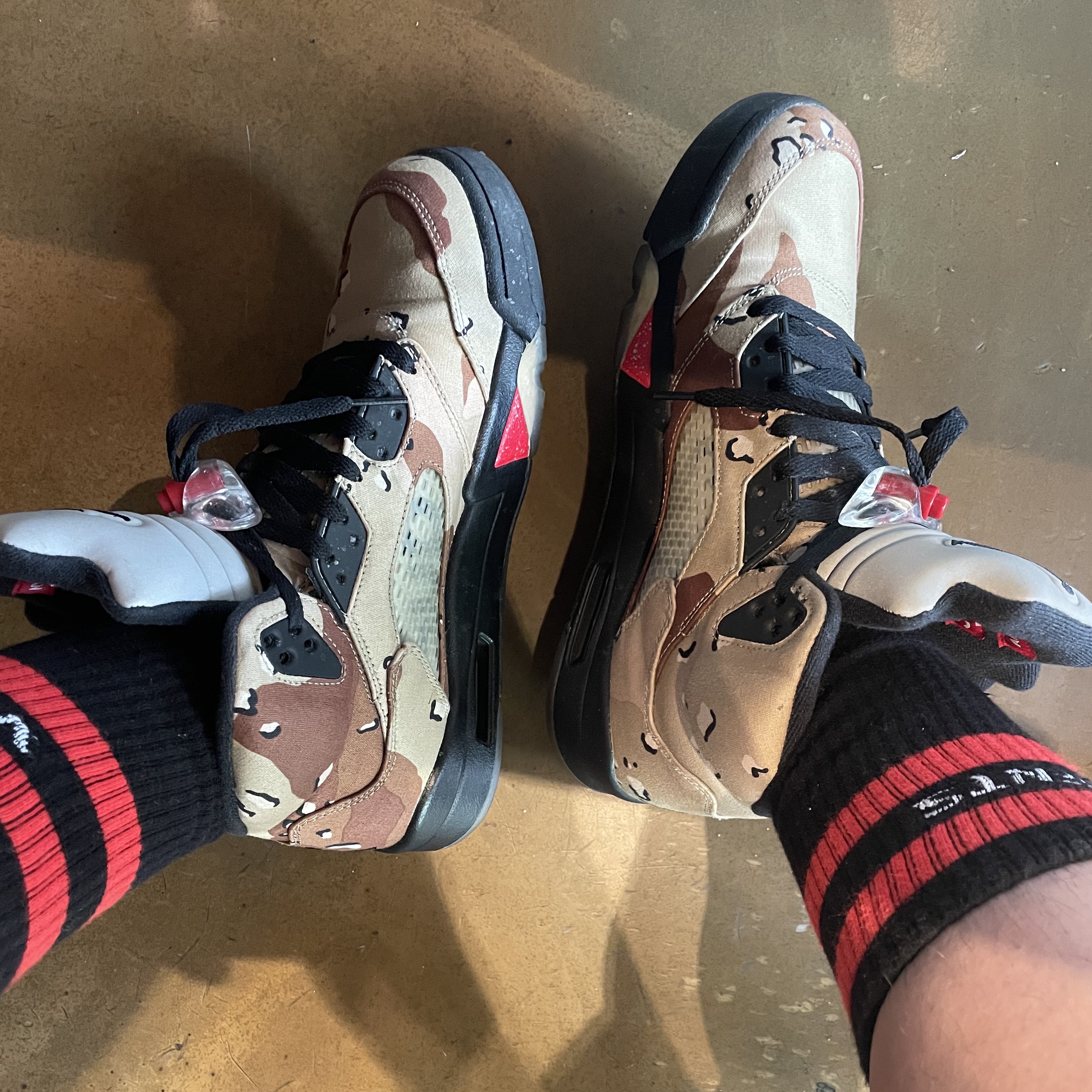 Jordan 5 x Supreme Retro Desert Camo 착용 스타일 - 2