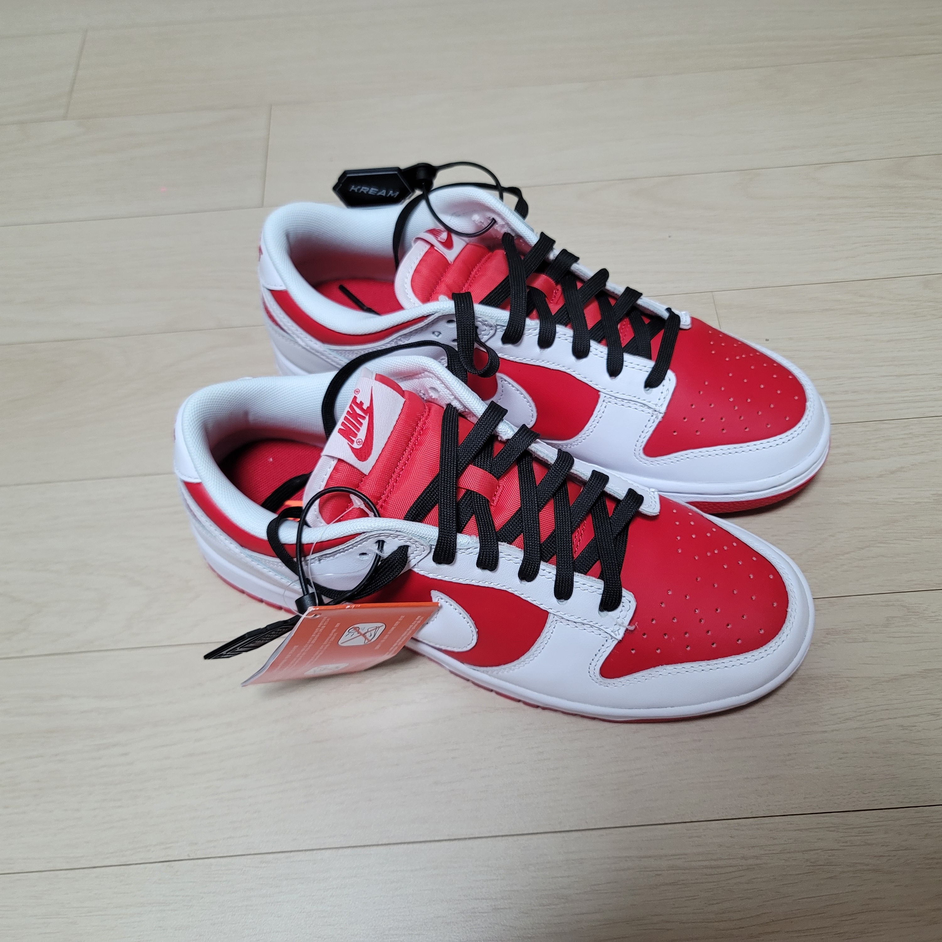 Nike Dunk Low Retro Championship Red 착용 스타일 - 1