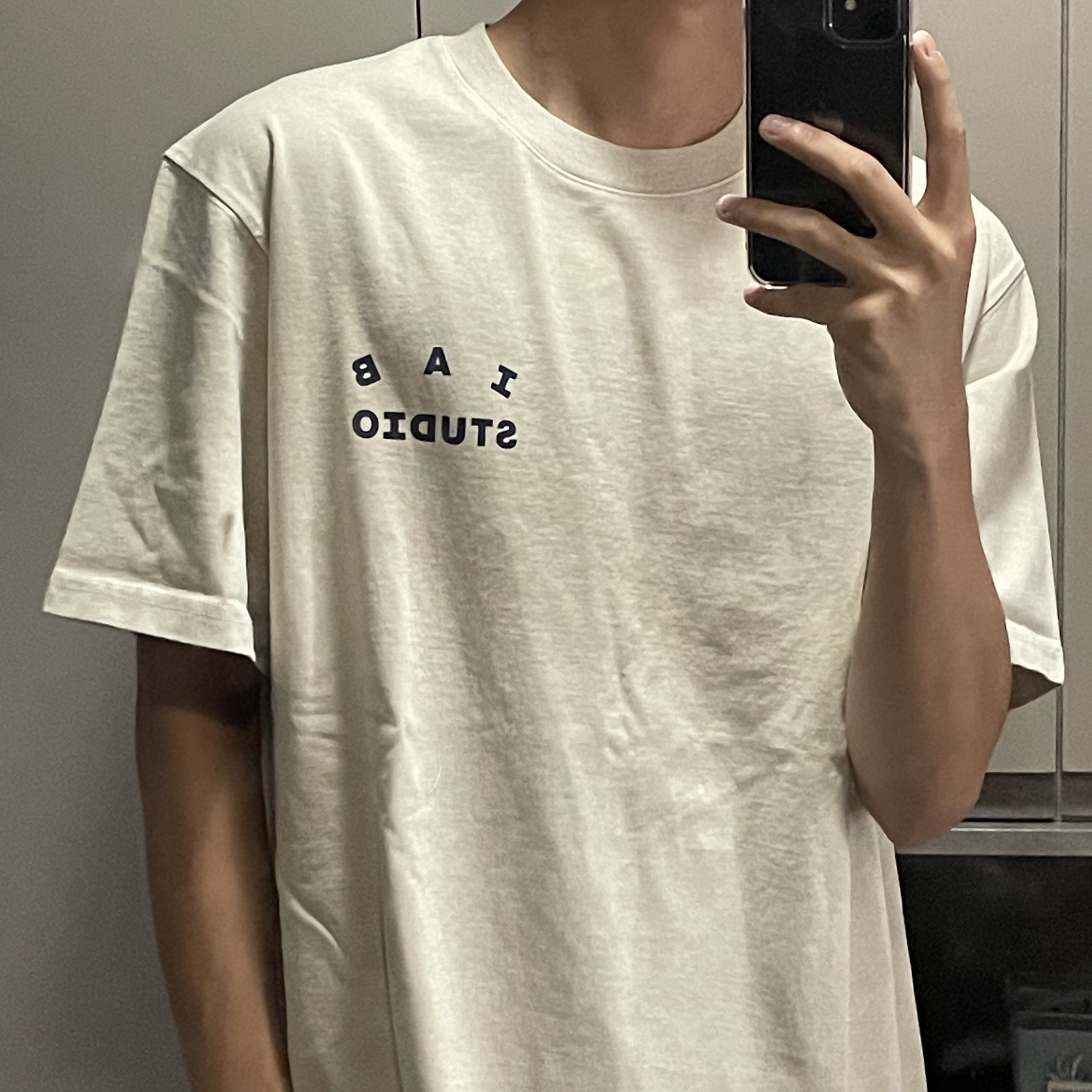 IAB Studio Pigment T-Shirt Oatmeal 착용 스타일