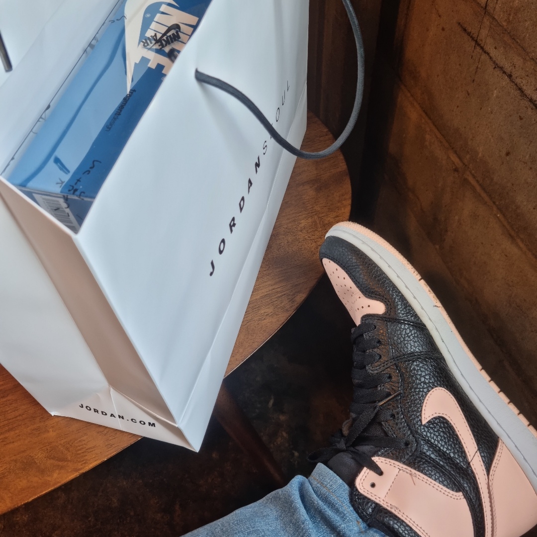 Jordan 1 x Travis Scott x Fragment Retro High OG SP Military Blue, Jordan 1 Retro High OG Crimson Tint 착용 스타일