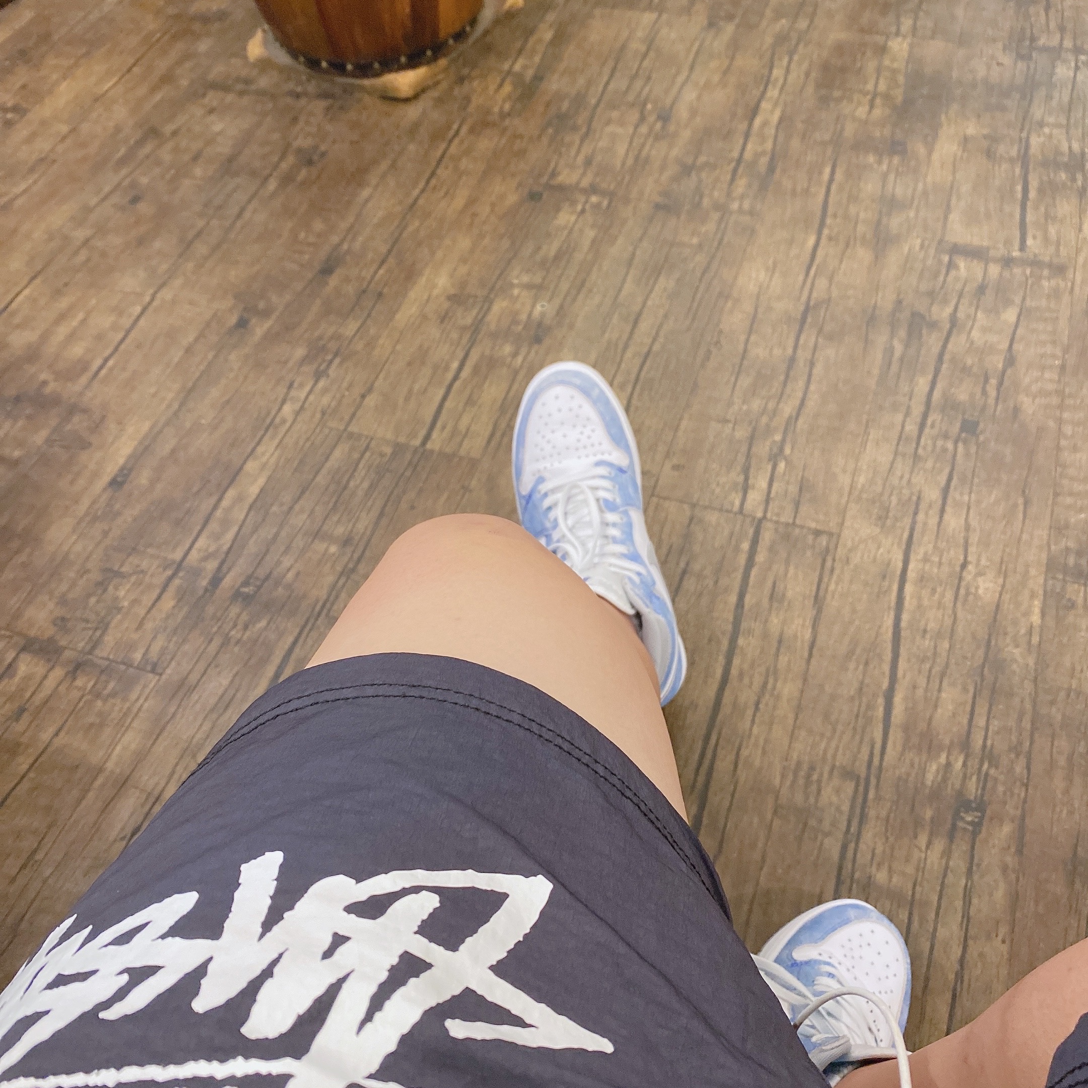 Nike x Stussy Water Shorts Off Noir, Jordan 1 Retro High OG Hyper Royal 착용 스타일