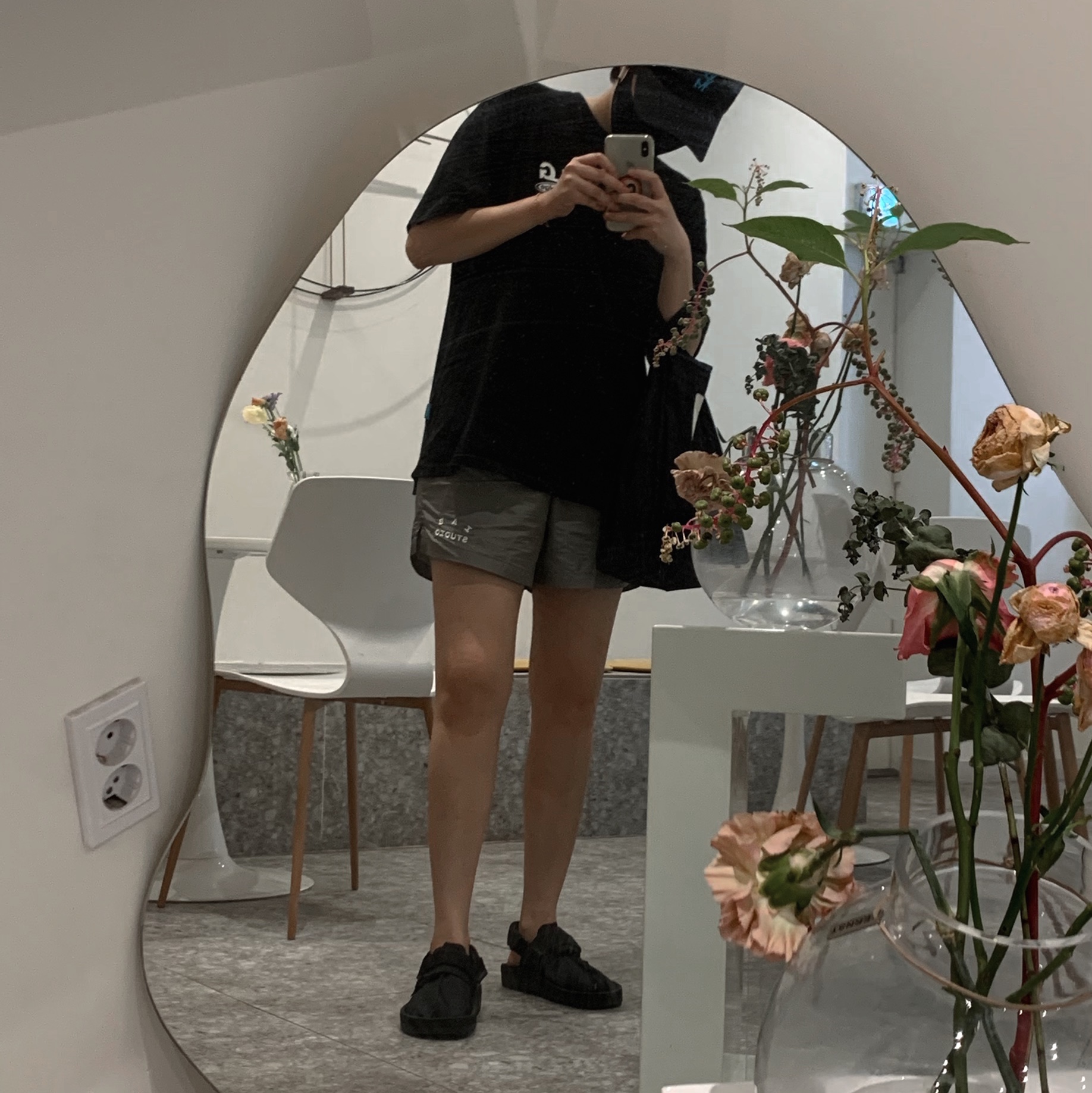 IAB Studio Woven Shorts Gray 착용 스타일