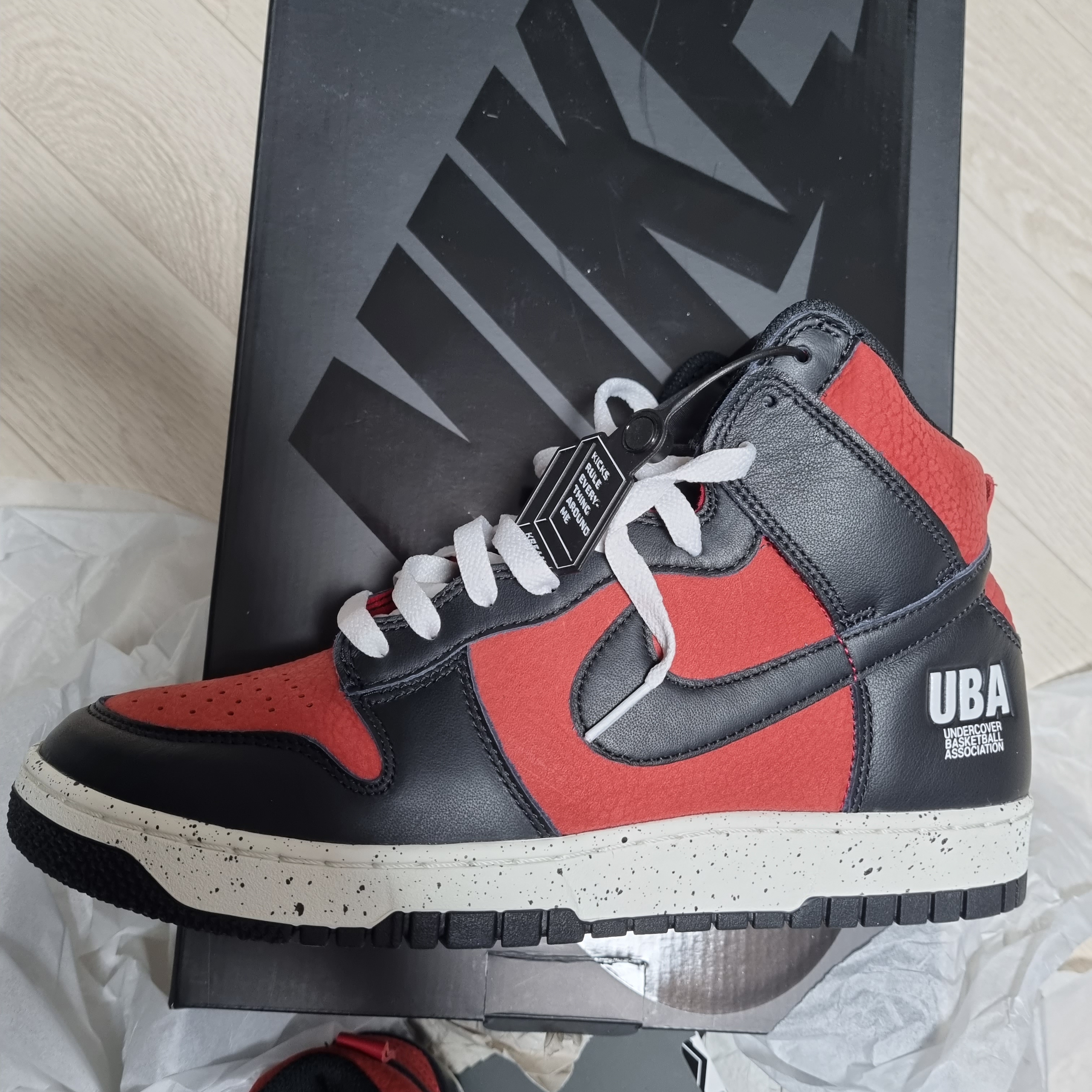 Nike x Undercover Dunk High 1985 Gym Red 착용 스타일 - 3