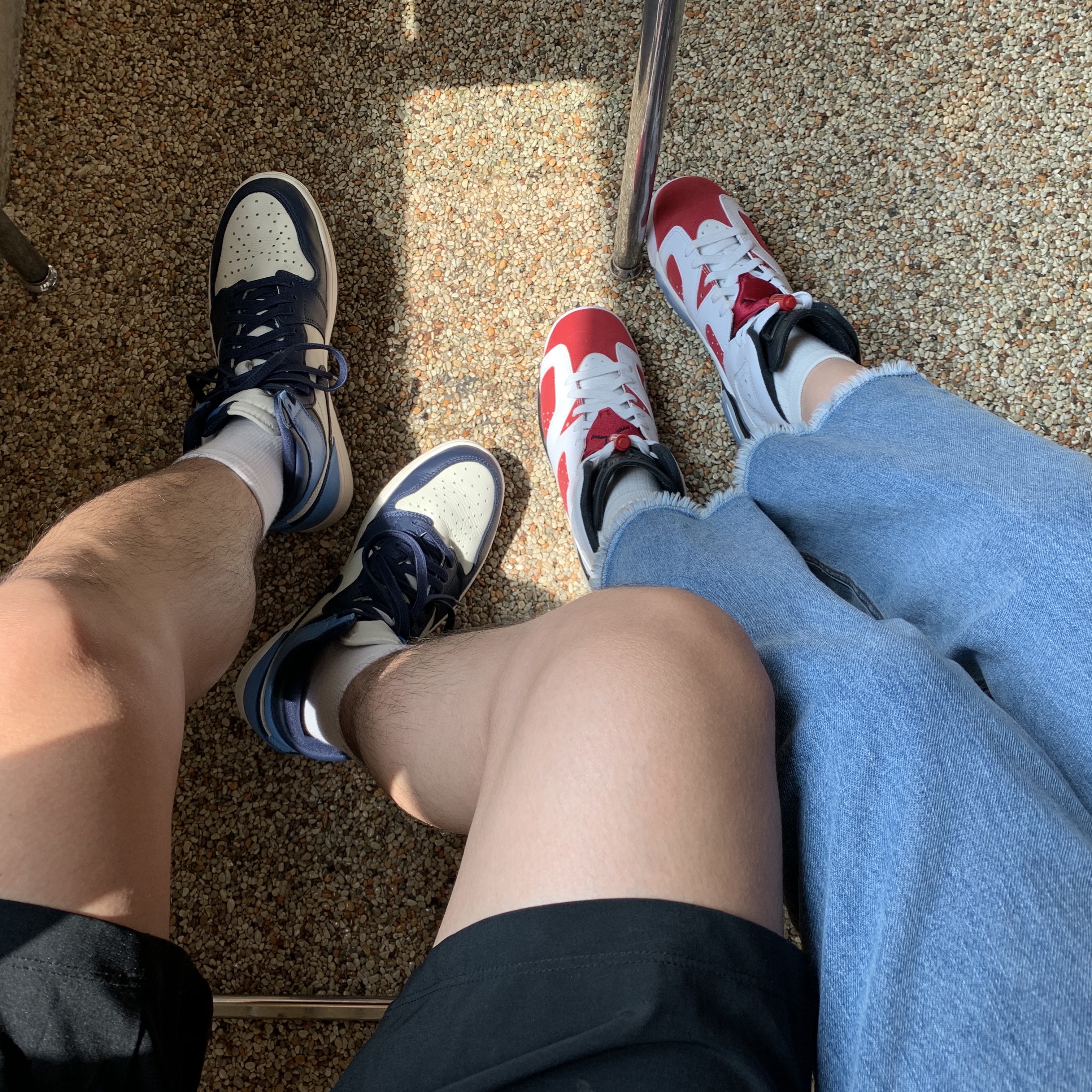 Jordan 1 Retro High Obsidian UNC, Jordan 6 Retro Carmine 2021 착용 스타일