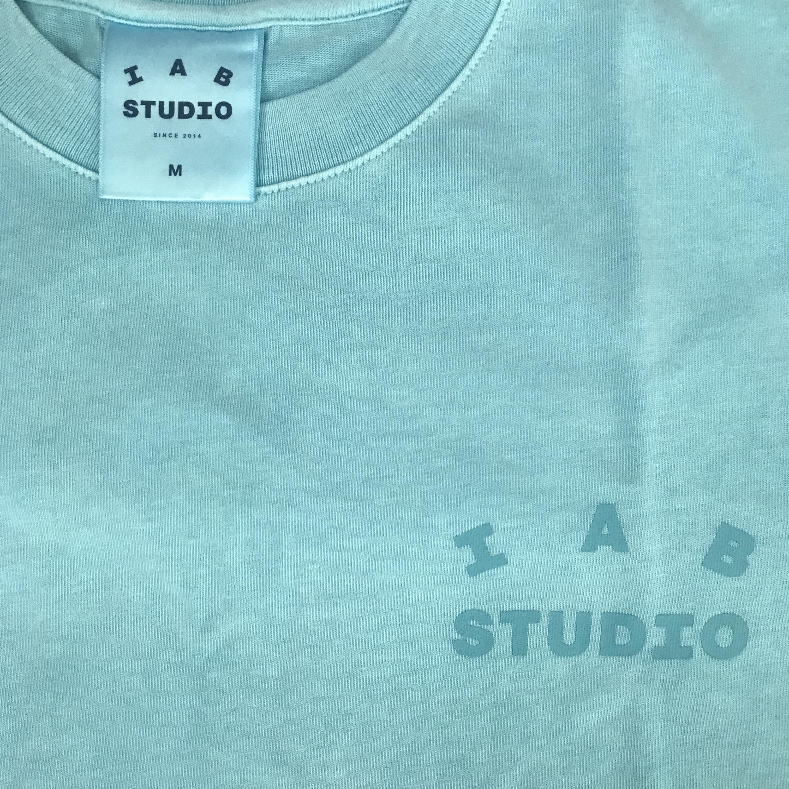 IAB Studio Pigment T-Shirt Cyan 착용 스타일