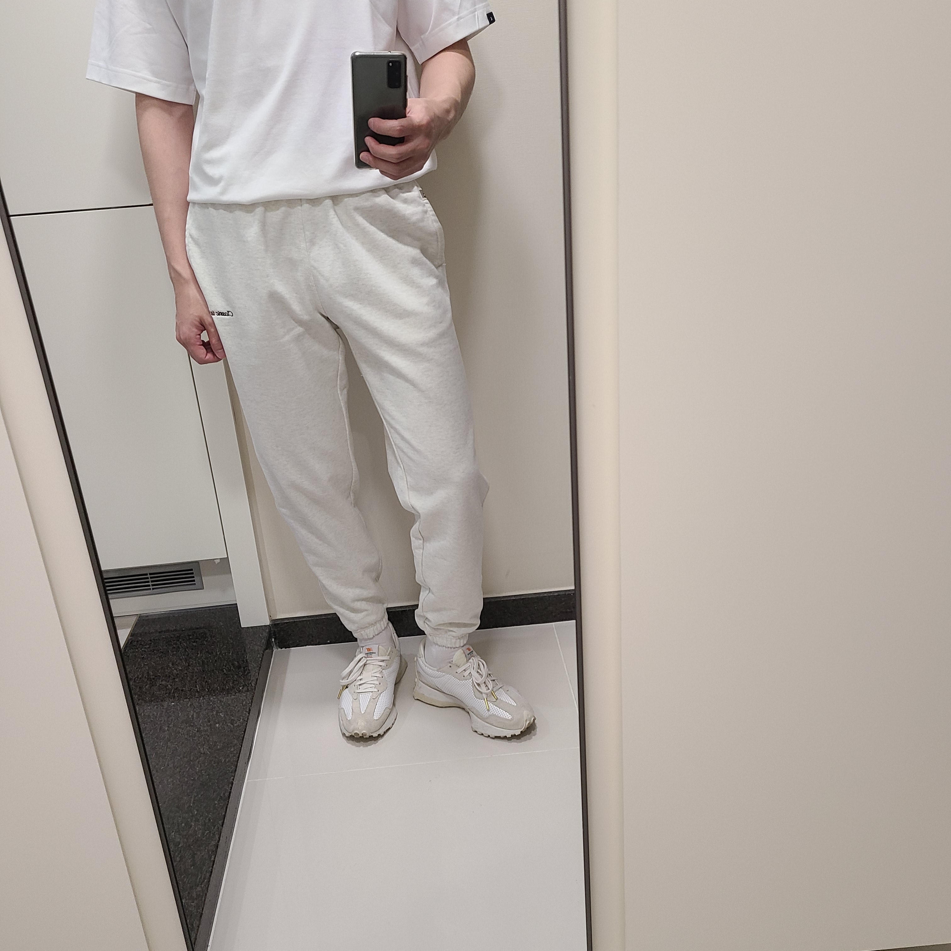 New Balance x Casablanca 327 Idealist Off White Green 착용 스타일 - 3