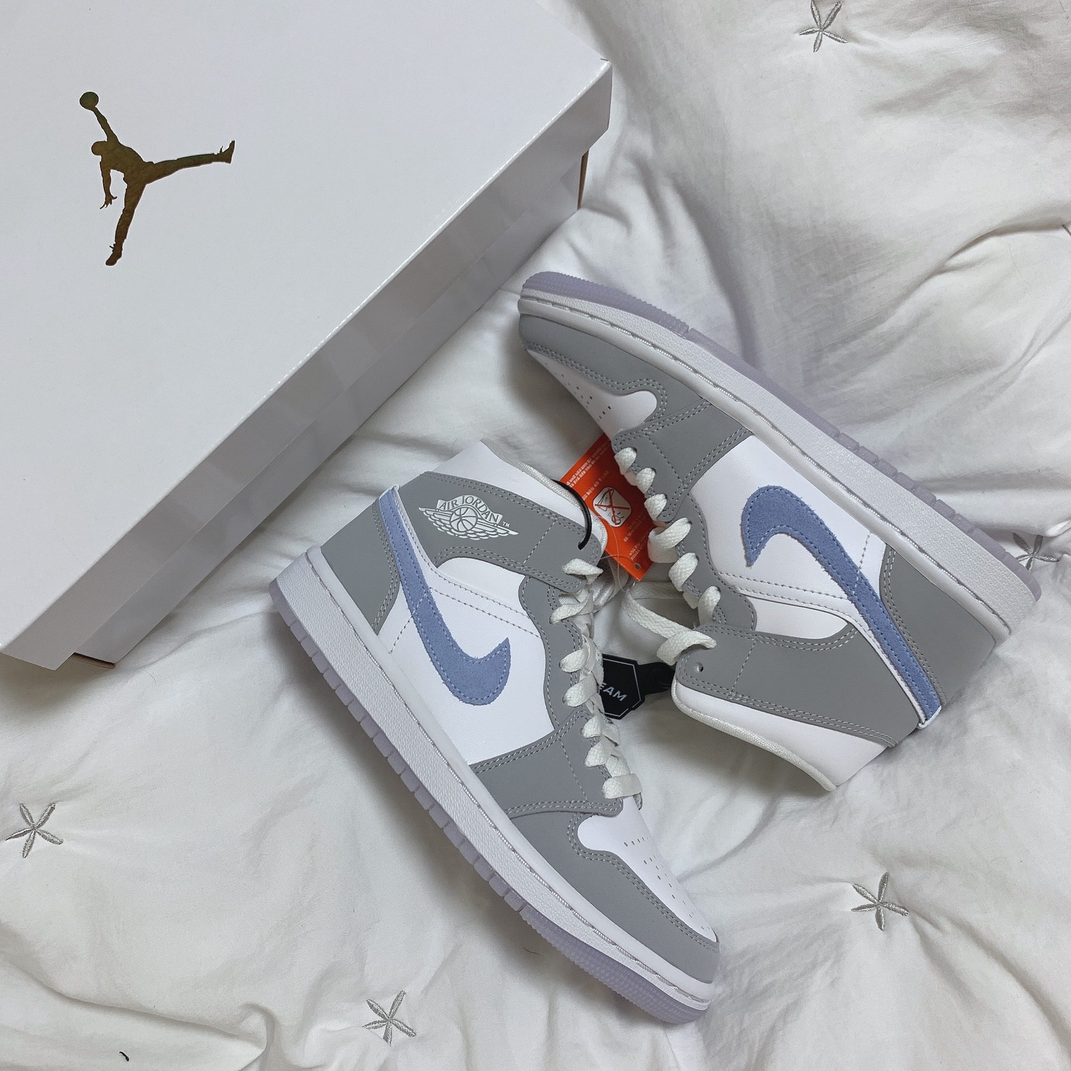 (W) Jordan 1 Mid Wolf Grey 착용 스타일