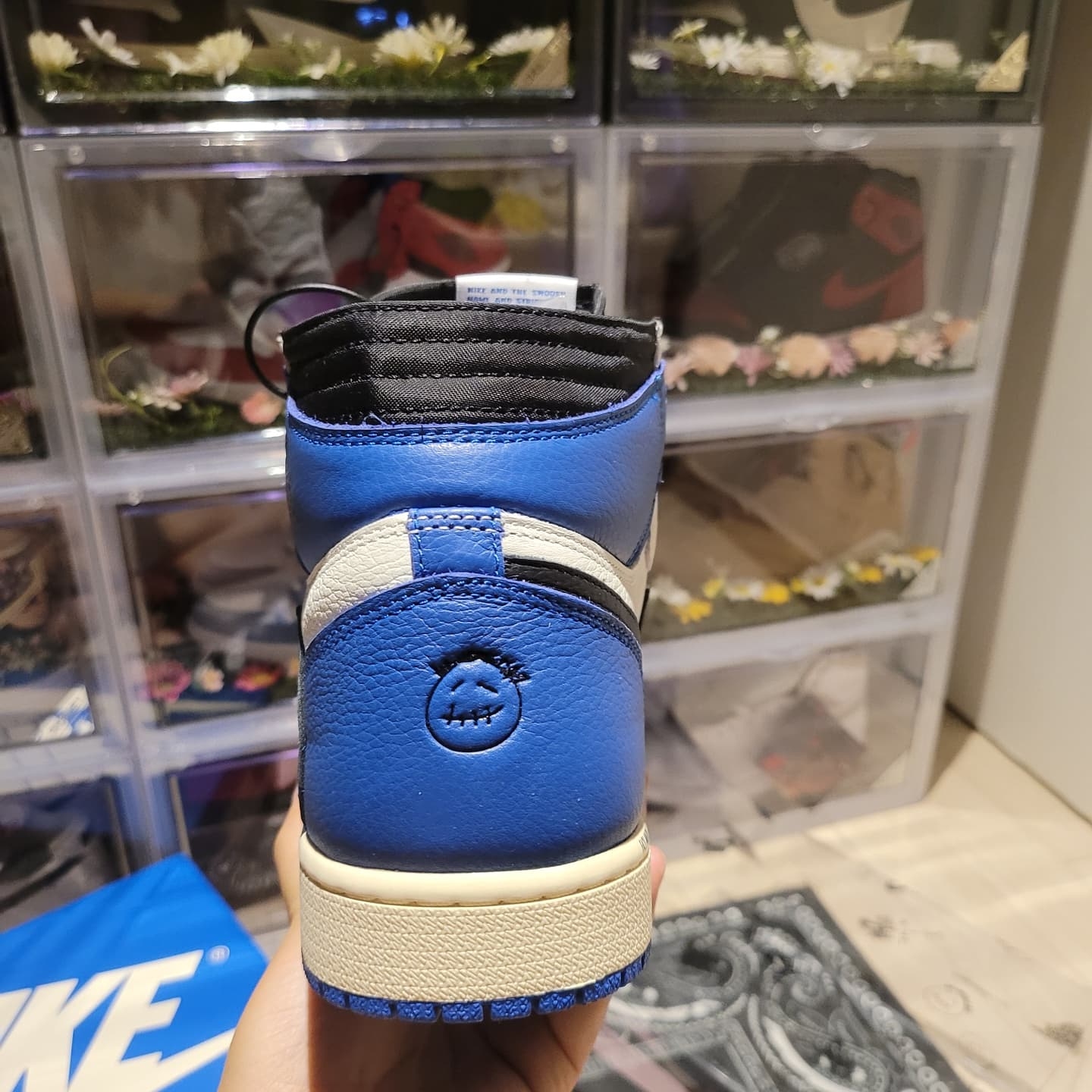 Jordan 1 x Travis Scott x Fragment Retro High OG SP Military Blue 착용 스타일 - 4