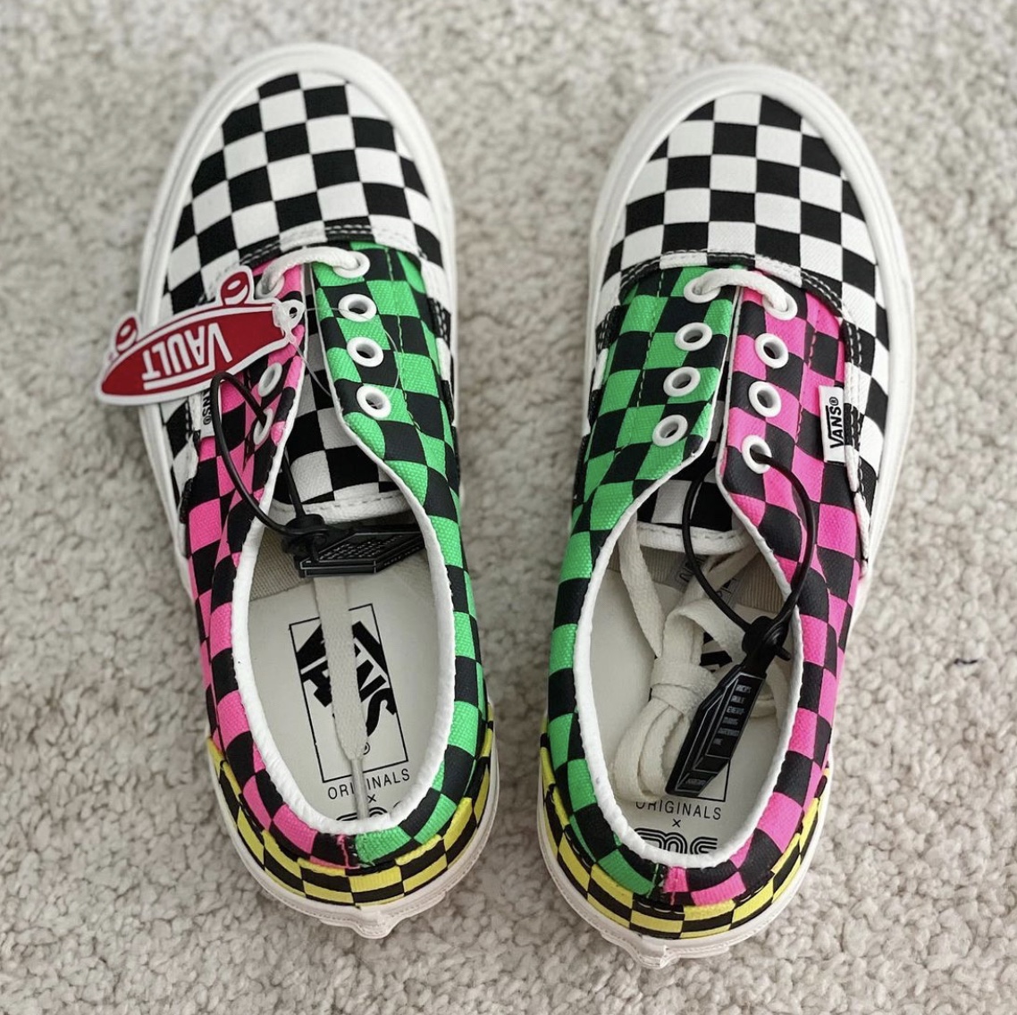 Vans Vault x SNS OG Era LX Venice Beach 착용 스타일