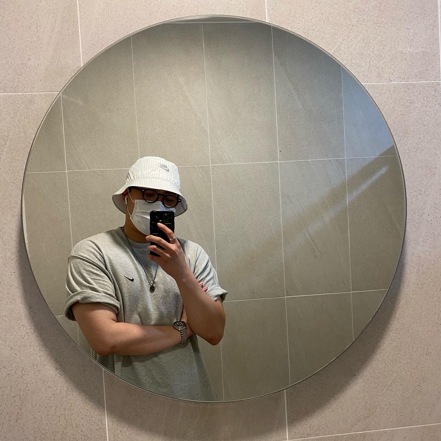 Nike x Kim Jones Oversized T-Shirt Grey Heather - US/EU, Nike x Kim Jones Bucket Hat White 착용 스타일 - 3