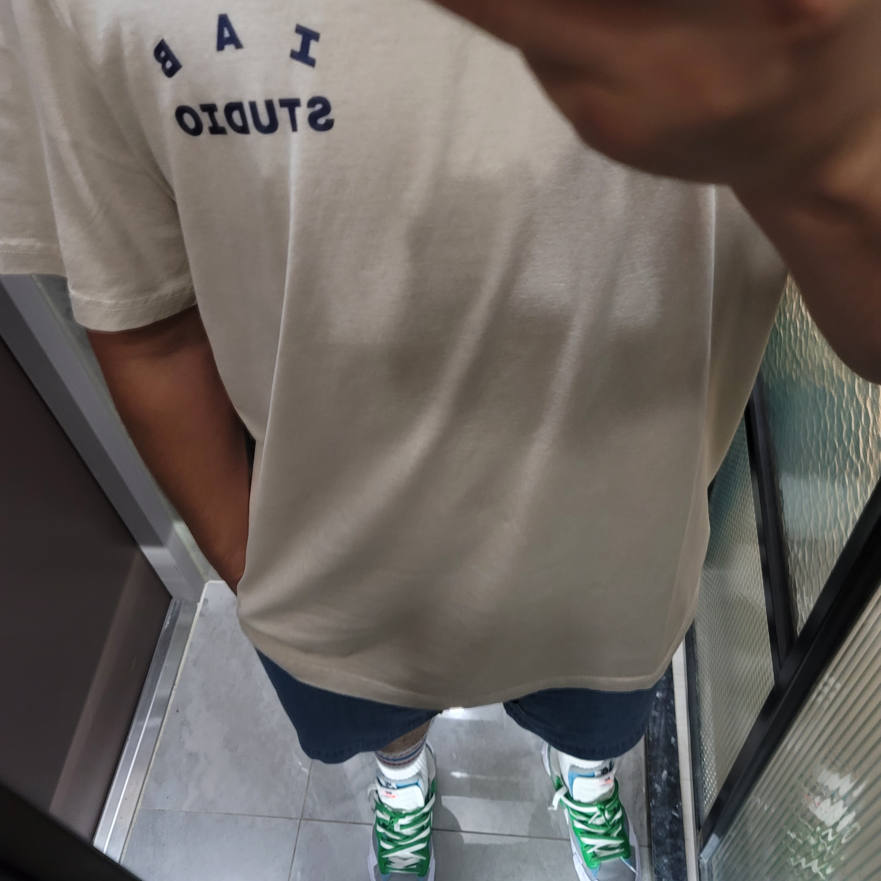 IAB Studio Pigment T-Shirt Oatmeal, Nike x Sacai Blazer Low Classic Green 착용 스타일