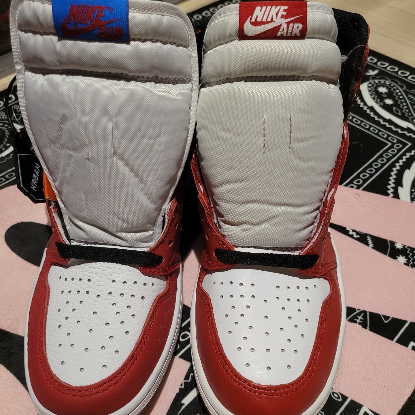 Jordan 1 Retro High OG Chicago 2015, Jordan 1 Retro High Spider-Man Origin Story 착용 스타일 - 2
