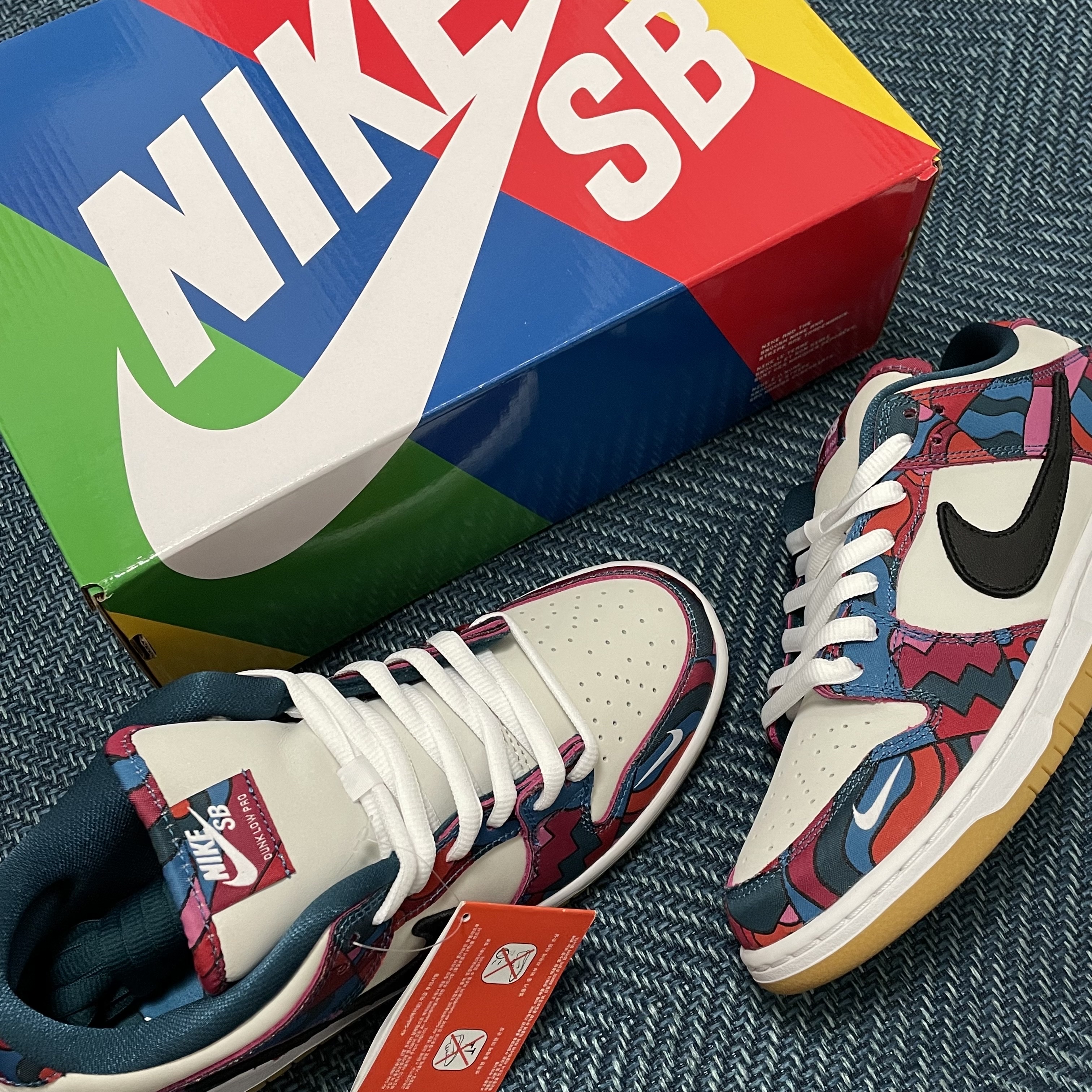 Nike x Parra SB Dunk Low Pro Abstract Art 착용 스타일 - 1