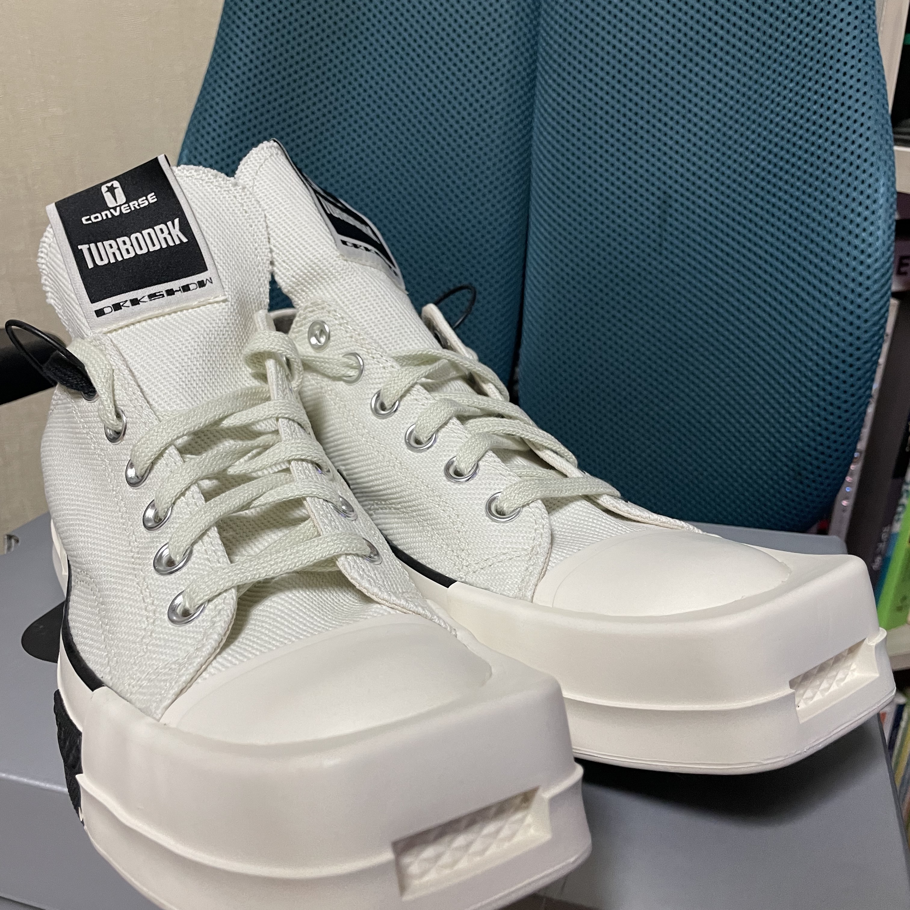 Converse x Drkshdw Turbodrk Chuck 70 Ox Lilly White 착용 스타일