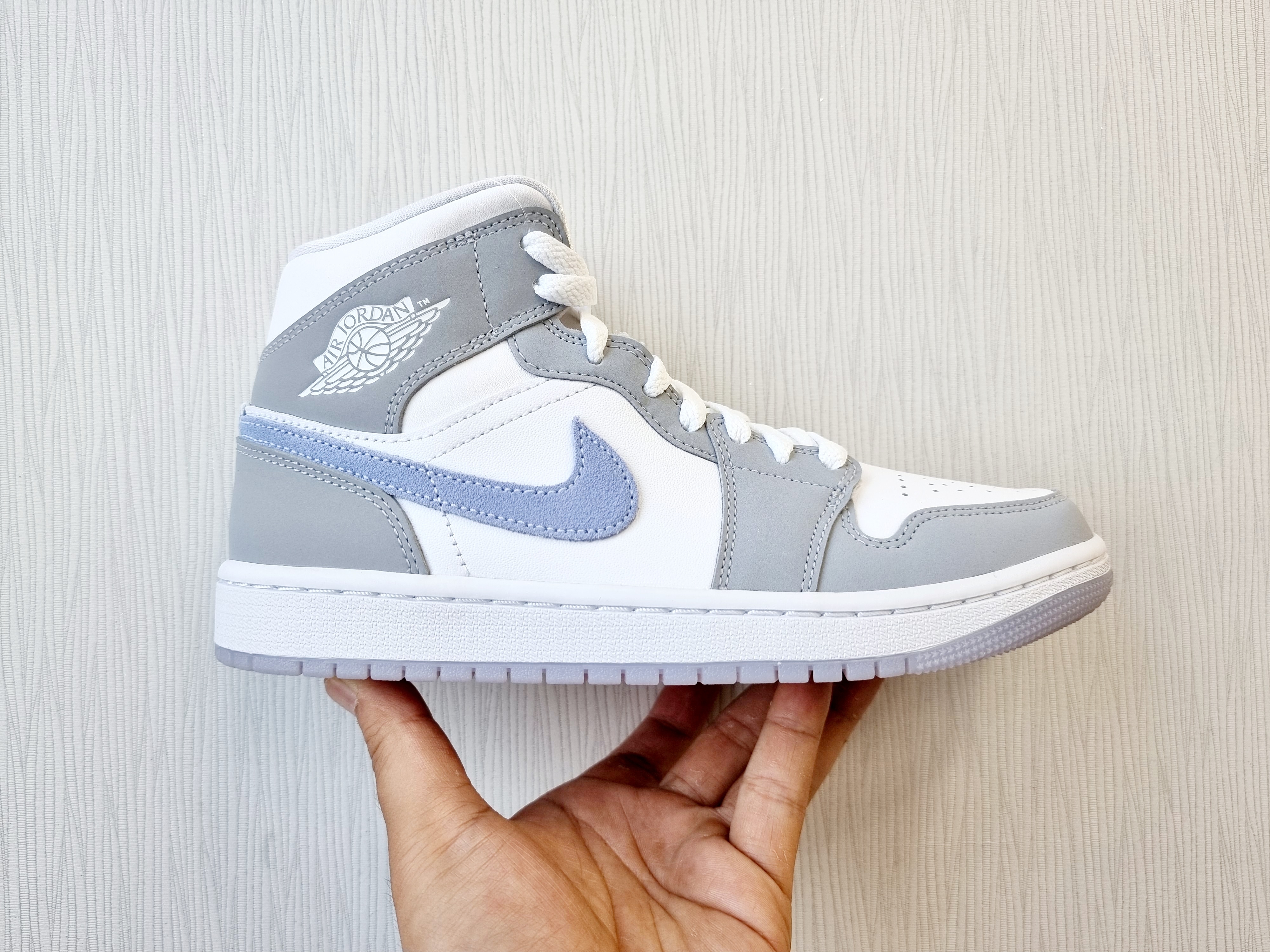 (W) Jordan 1 Mid Wolf Grey 착용 스타일 - 2