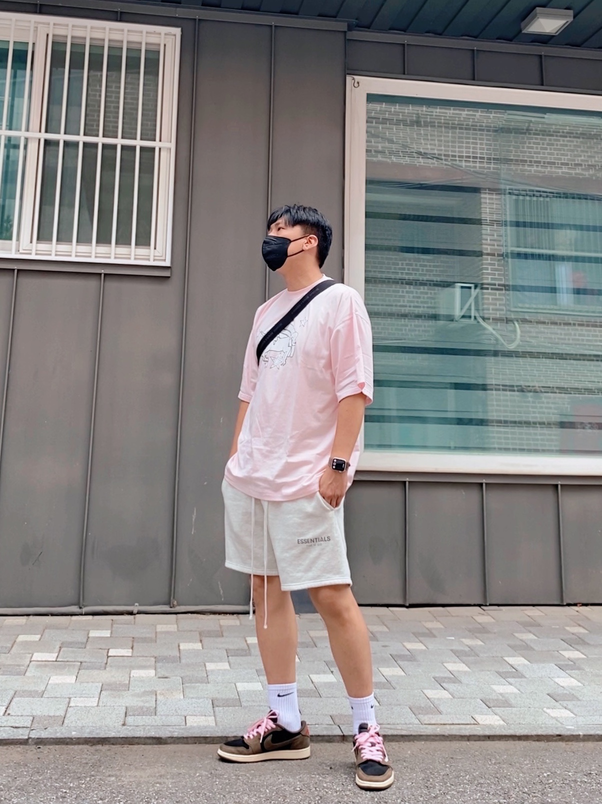 Jordan 1 x Travis Scott Retro Low OG SP Mocha 착용 스타일