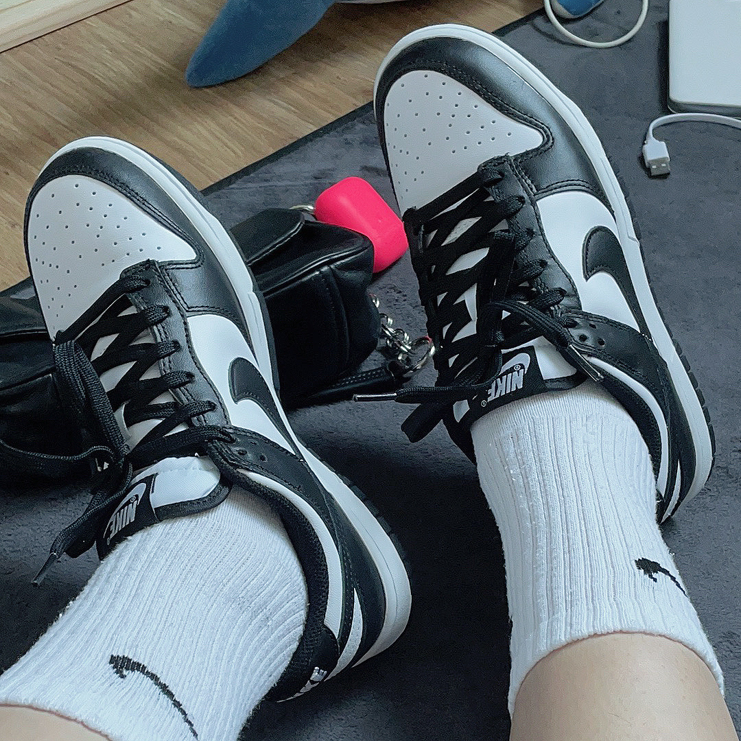 Nike Dunk Low Retro Black, Nike SB Dunk Low Pro Court Purple 착용 스타일 - 2